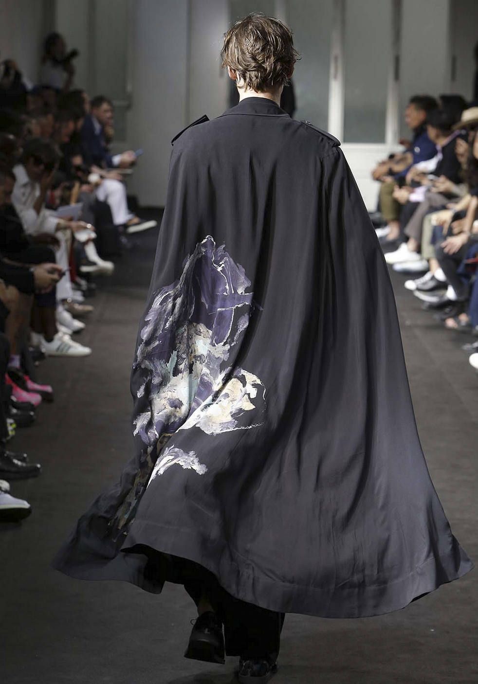 Yohji Yamamoto Yohji Yamamoto Pour Homme - Printed Rayon Cape Coat Size US S / EU 44-46 / 1 - 3 Thumbnail