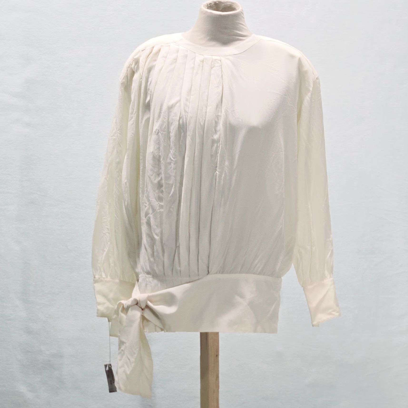 Escada VINTAGE Escada Silk Blouse Long Sleeve Ivory Pleated NWT Shoulder Pad Size 38 Women's Blouse Size XS / US 0-2 / IT 36-38 - 2 Thumbnail