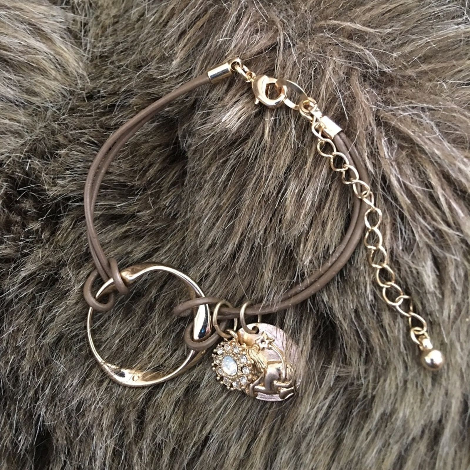 Jewelry Gold tone lion courage opal rhinestone bracelet Size ONE SIZE - 6 Thumbnail