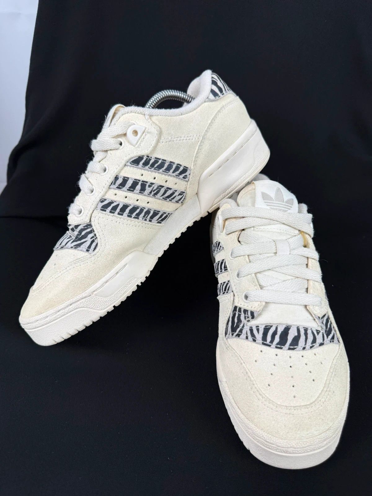 Adidas Adidas Rivary Low Zebra Trainers size 38.5 Size US 7 / IT 37 - 6 Thumbnail