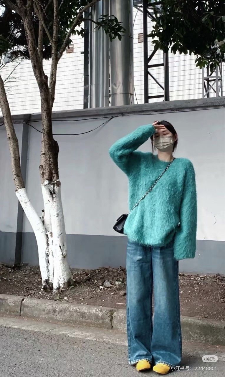 Maison Margiela Maison Margiela Aqua blue plush sweater 2501-Nextarrow Size M / US 6-8 / IT 42-44 - 1 Thumbnail