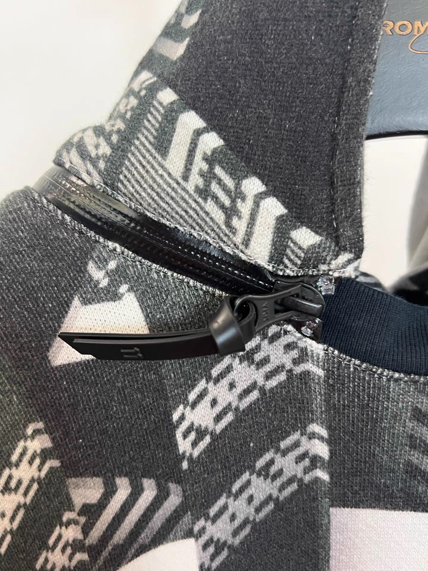11 By Boris Bidjan Saberi 11by BBS Text Print Asymmetrical Hoodie K35 Size US S / EU 44-46 / 1 - 5 Thumbnail