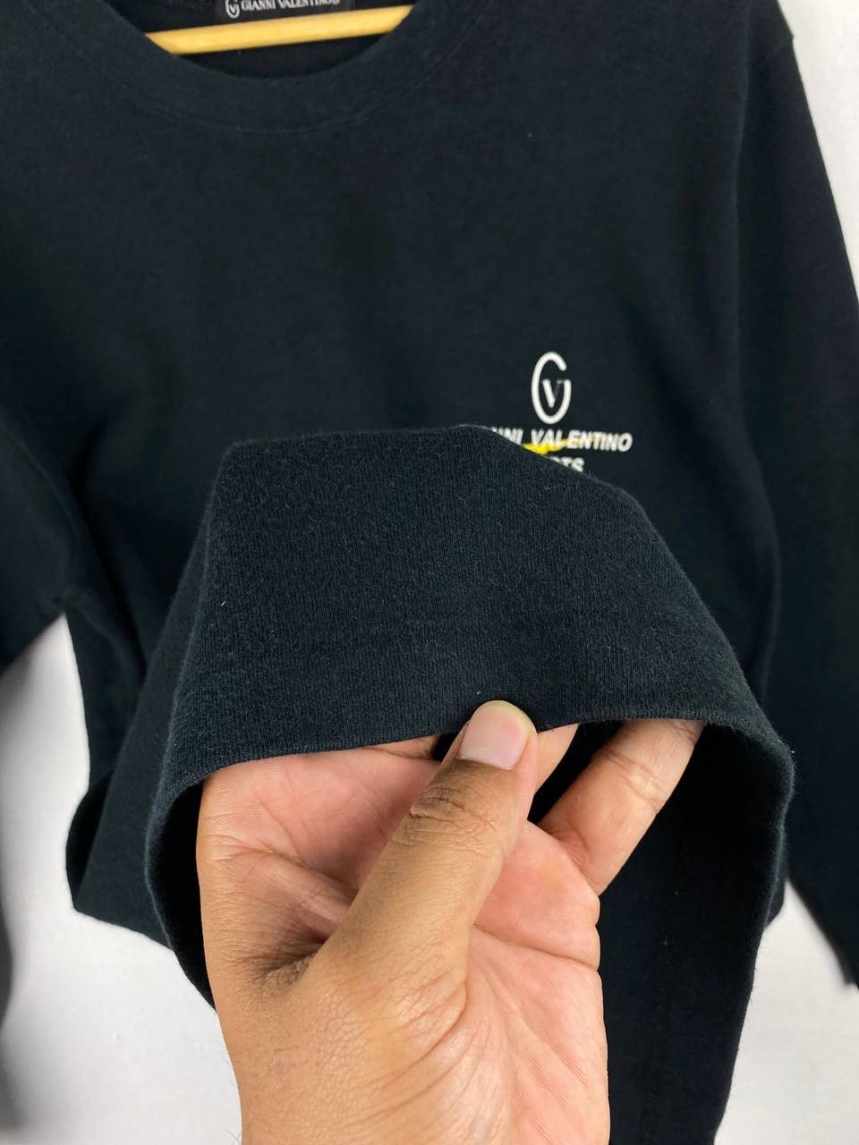 Gianni Valentino vintage gianni valentino longsleeves tee nice design Size US M / EU 48-50 / 2 - 4 Thumbnail