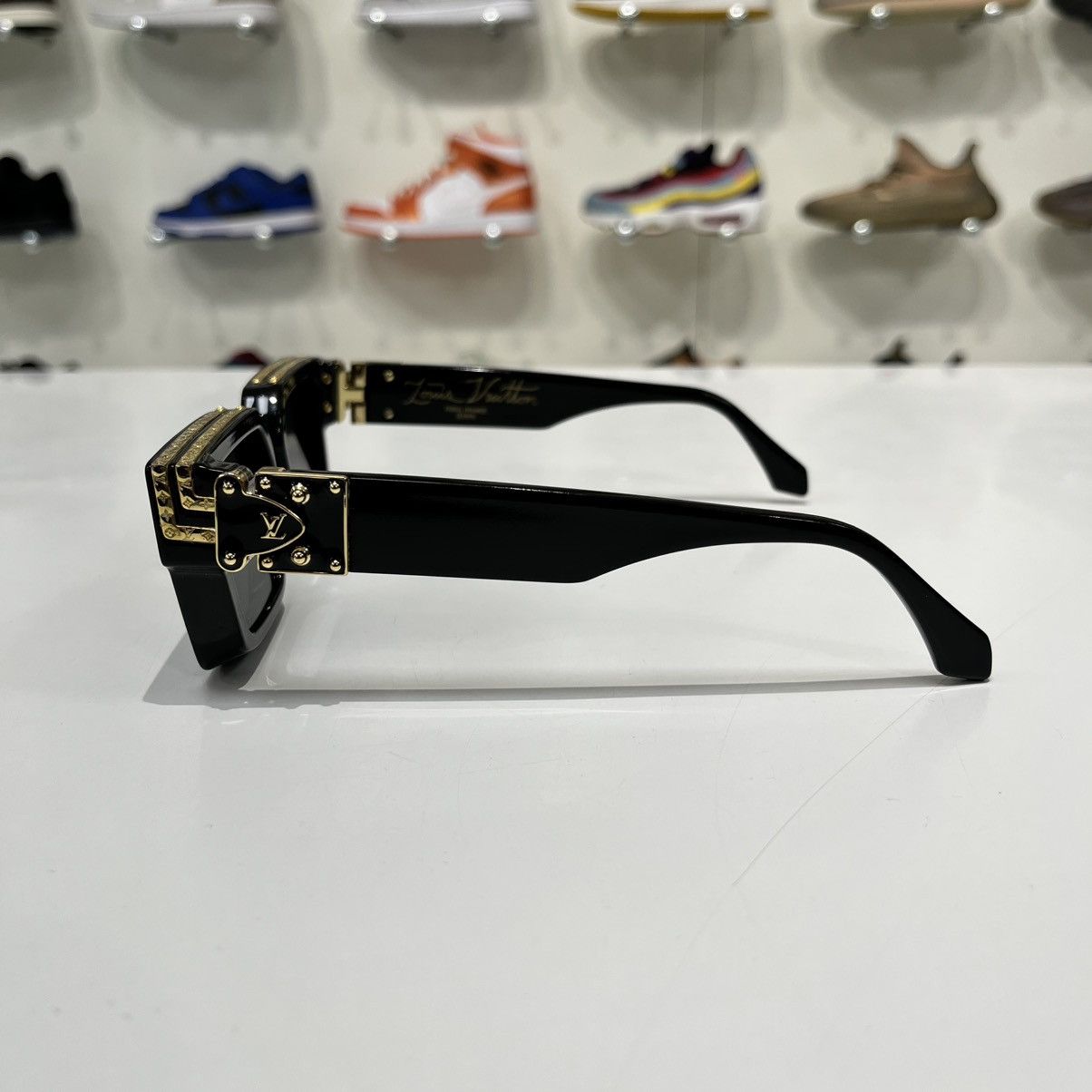 Louis Vuitton Louis Vuitton Millionaires Sunglasses Black Size ONE SIZE - 3 Thumbnail
