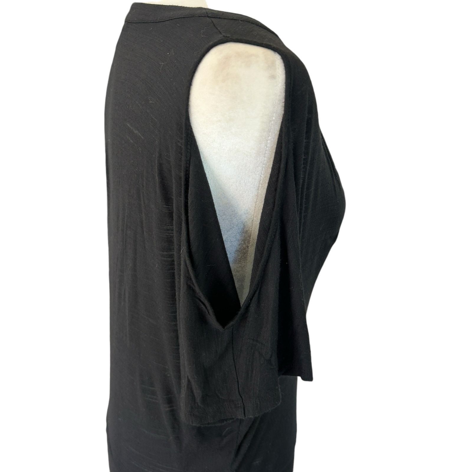 Lafayette 148 Lafayette 148 Top Large Black Minimalist Quiet Luxury Basics Size L / US 10 / IT 46 - 10 Thumbnail