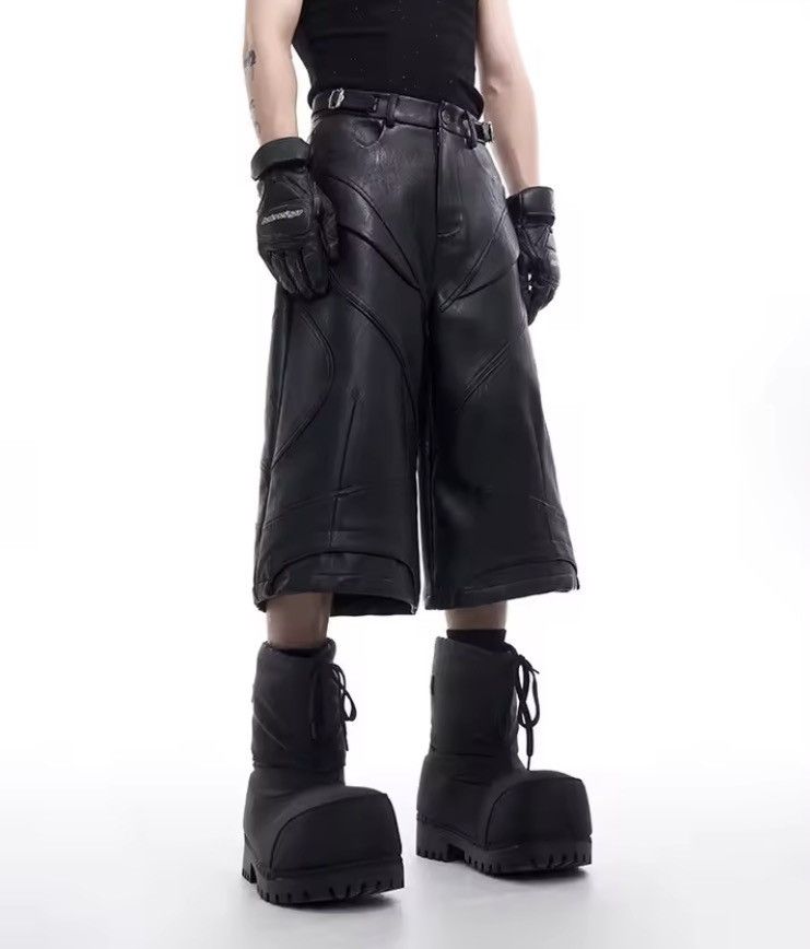 Japanese Brand ⚔️ Avant-Garde Style PU Leather Padded Moto Shorts Size US 34 / EU 50 - 3 Thumbnail