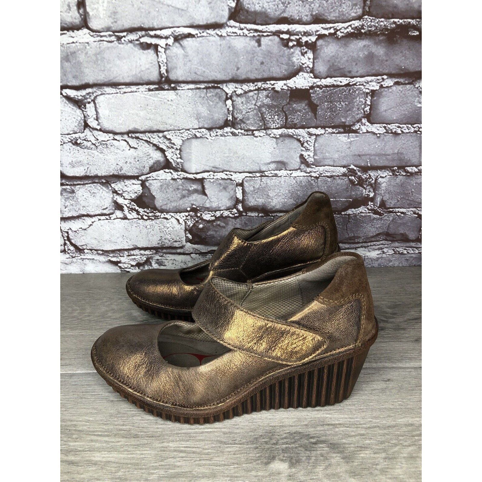 Other Bionica Bronze Leather Shimmer Mary Jane Strap Wedge Shoes W Size US 7.5 / IT 37.5 - 22 Thumbnail
