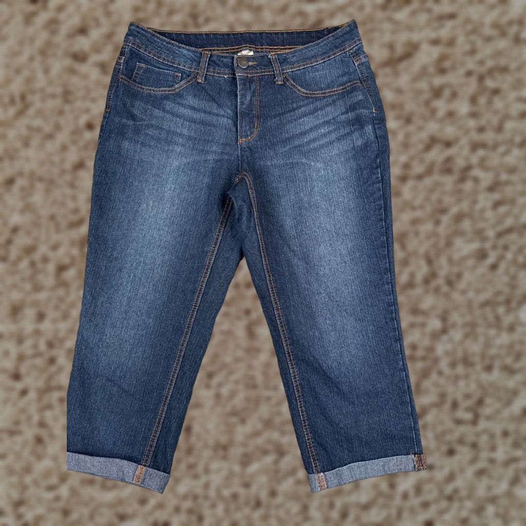 Faded Glory Faded Glory Jeans Womens 12 Blue Denim Capri Rolled Hem Cotton Blend 32x21 Jeans Capri Women Blue 32 12 Vintage? No. Size 34" / US 12 / IT 48 - 1 Thumbnail