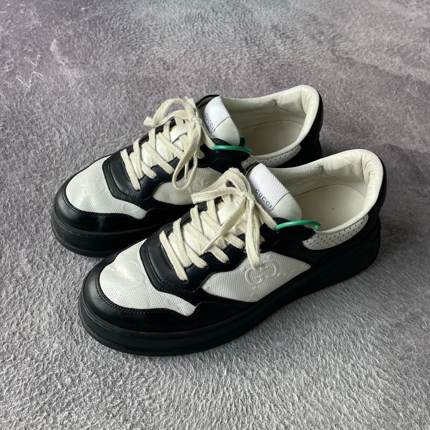 Gucci Gucci Black Lowtop Sneakers 42 Men Size US 9 / EU 42 - 1 Thumbnail