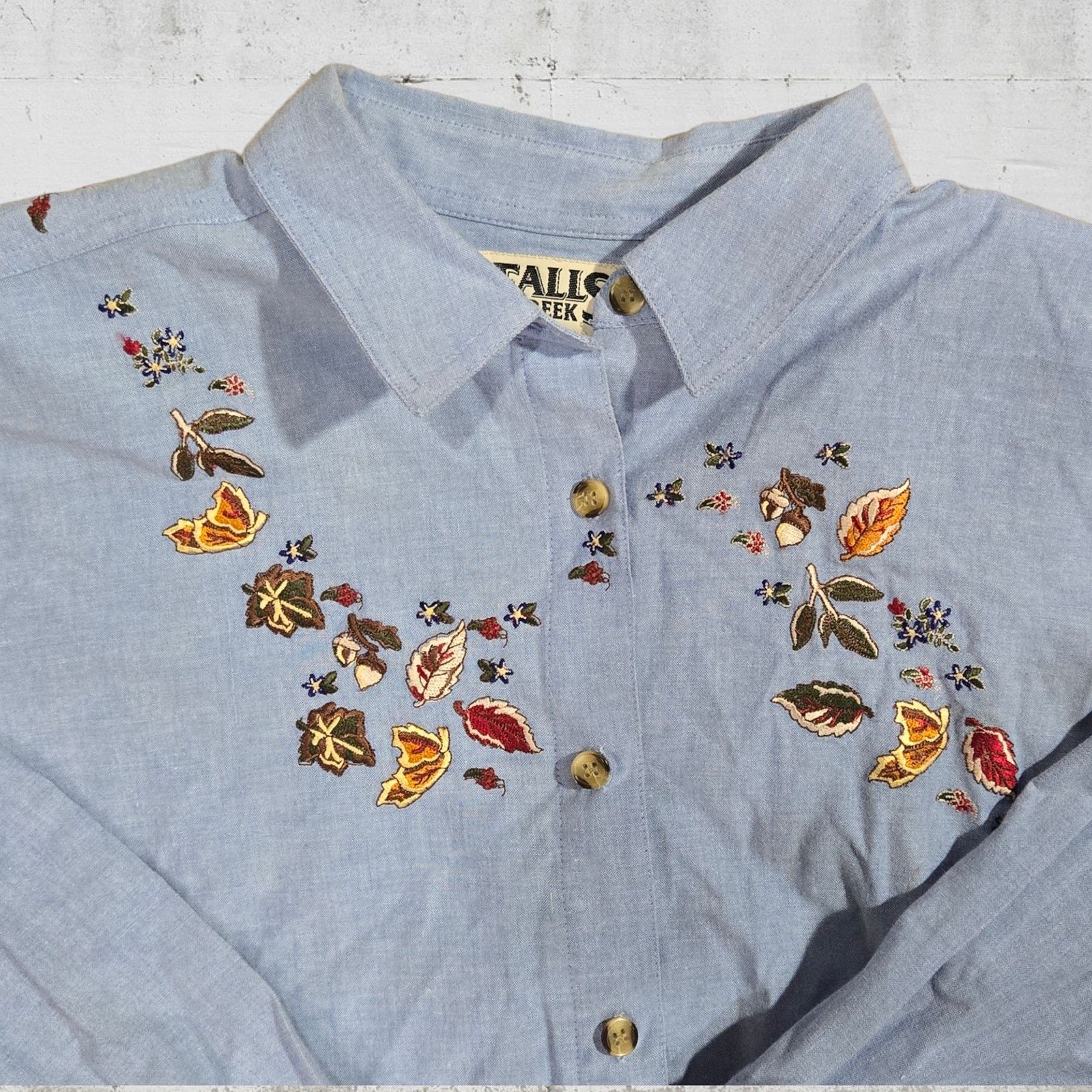 Vintage Vintage Chambray Leaf Embroidered Button Up Size 18W Size XXL / US 16-18 / IT 52-54 - 7 Thumbnail
