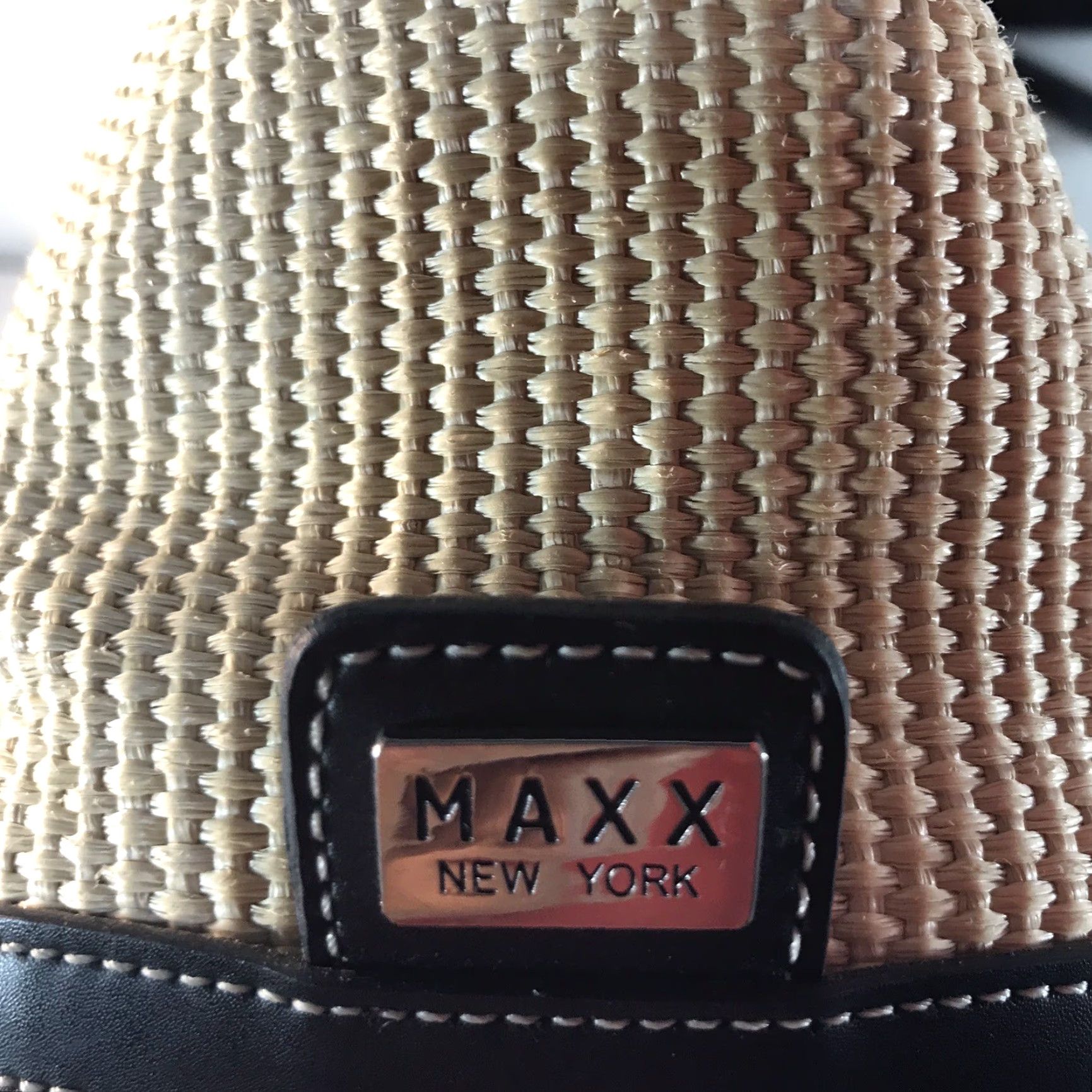 X-LARGE Maxx New York Tote Bag XL Cream/Navy Woven Polypropylene with Inner Pockets, Lightweight, Classic Style, Womens Size ONE SIZE - 3 Thumbnail