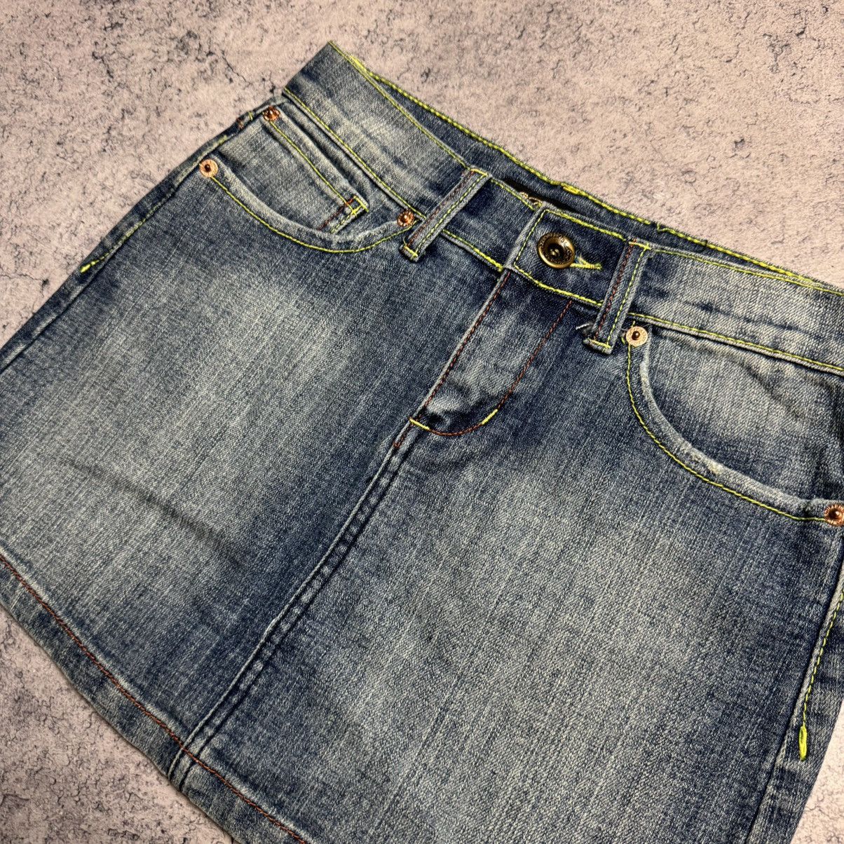 Ed Hardy NEW ED HARDY Vintage Denim Skirt Size 27" / US 4 / IT 40 - 5 Thumbnail