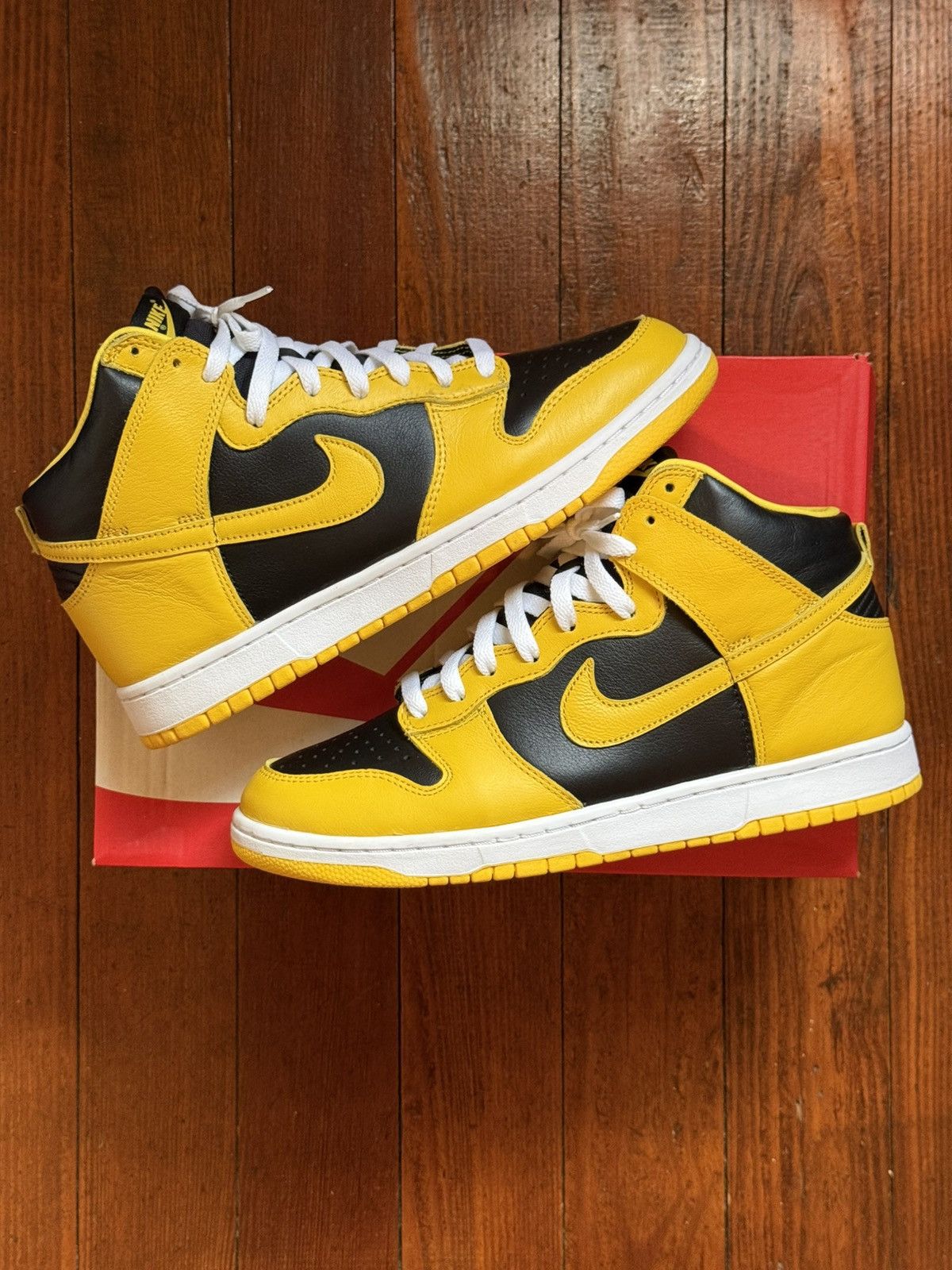 Nike Nike Dunk Hi QS Varsity Maize (IOWA) 2020 Size US 9 / EU 42 - 3 Thumbnail
