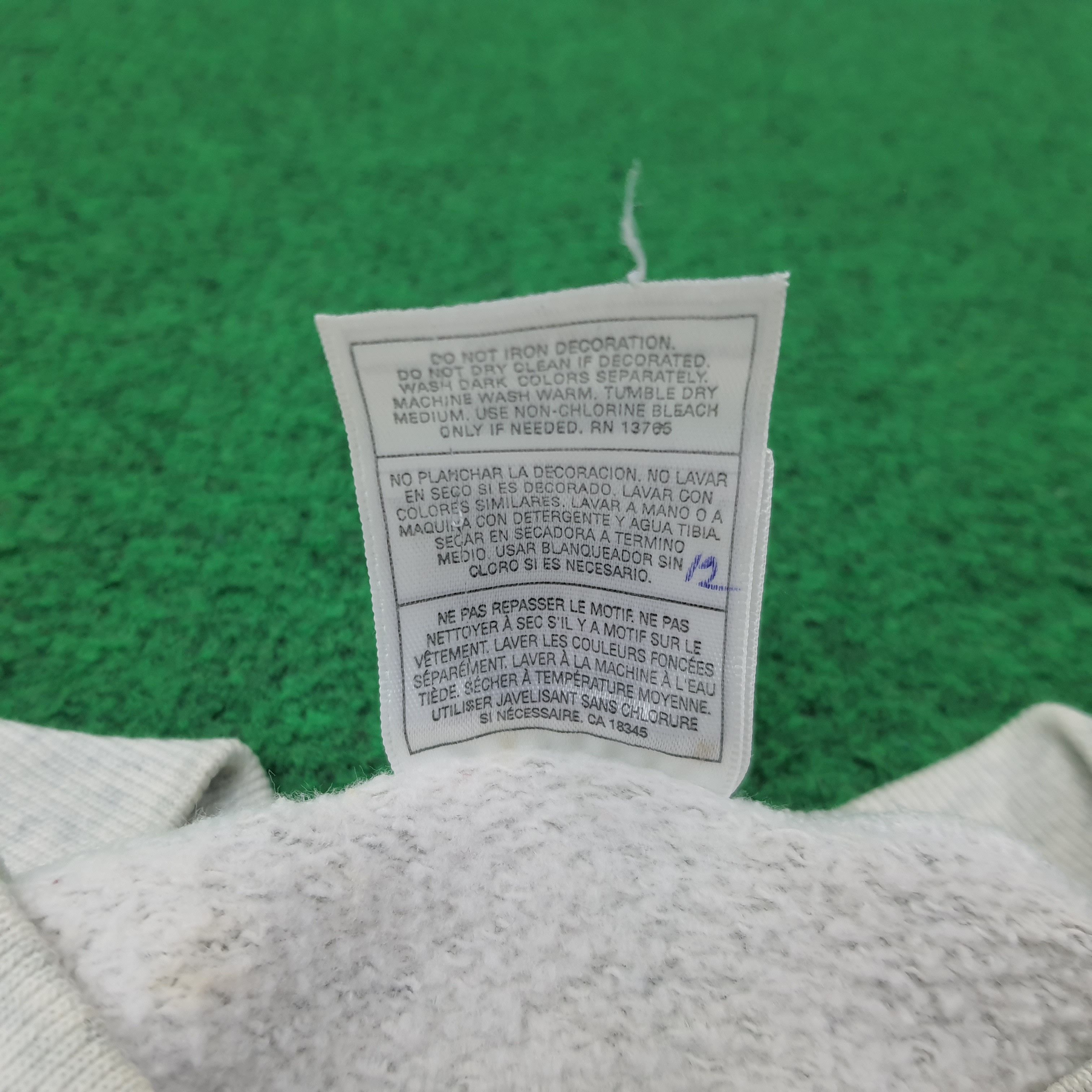 Fruit Of The Loom Vintage Brother Martin Football NFL Sweatshirt C266N26 Size US L / EU 52-54 / 3 - 6 Thumbnail