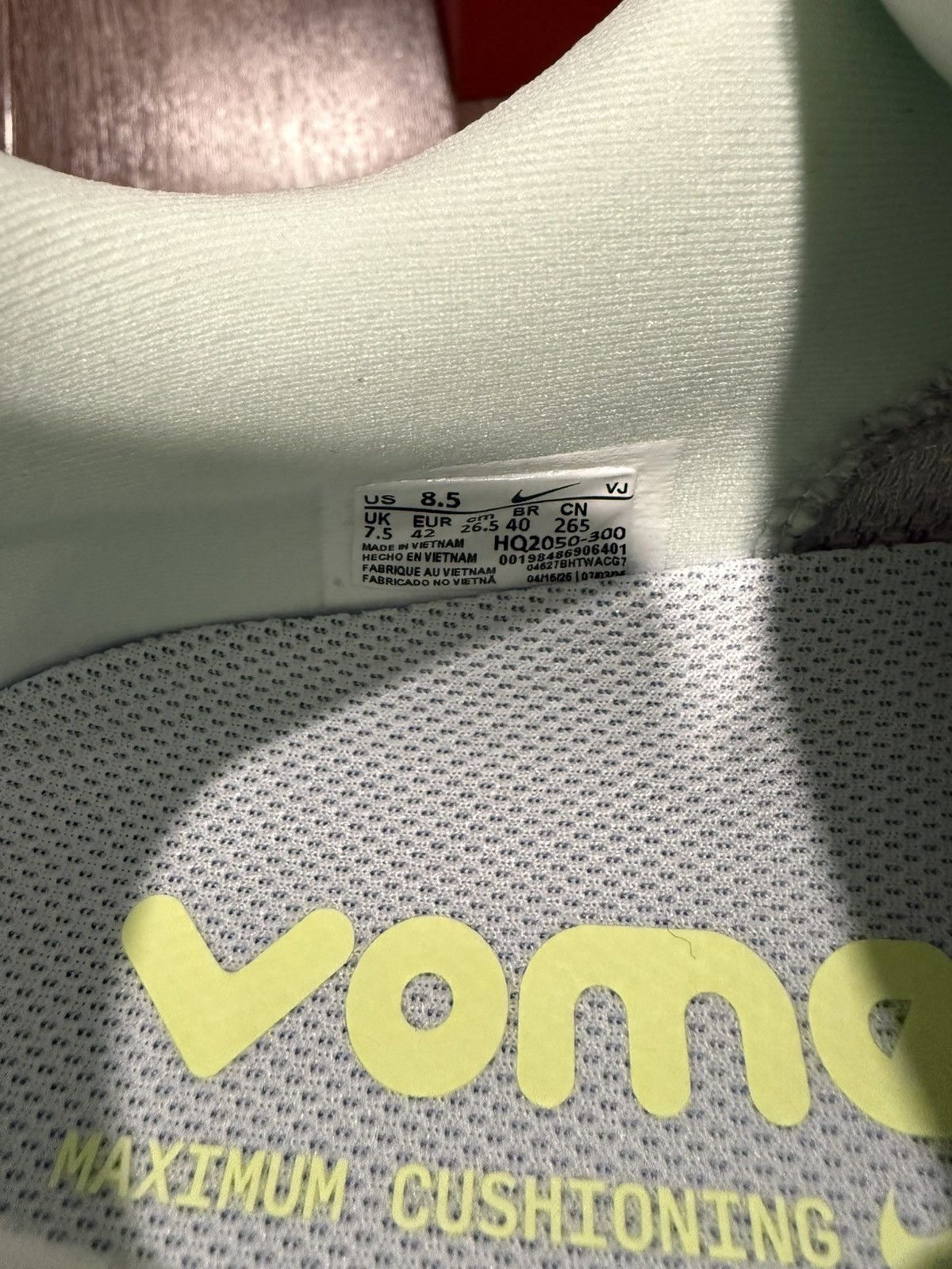 Nike Nike Vomero Premium “Barely Volt” Size US 8.5 / EU 41-42 - 11 Thumbnail