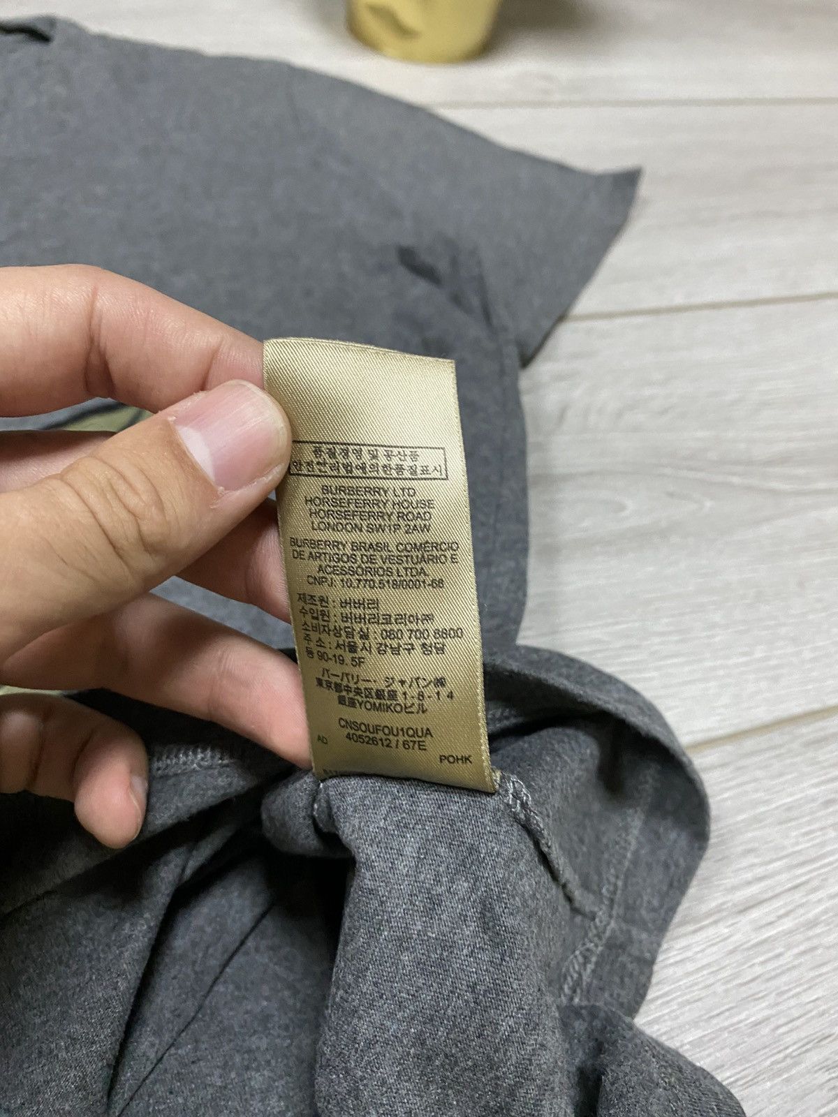 Burberry Burberry London England Fox like Naruto monster Nine-tailed Size US M / EU 48-50 / 2 - 7 Thumbnail