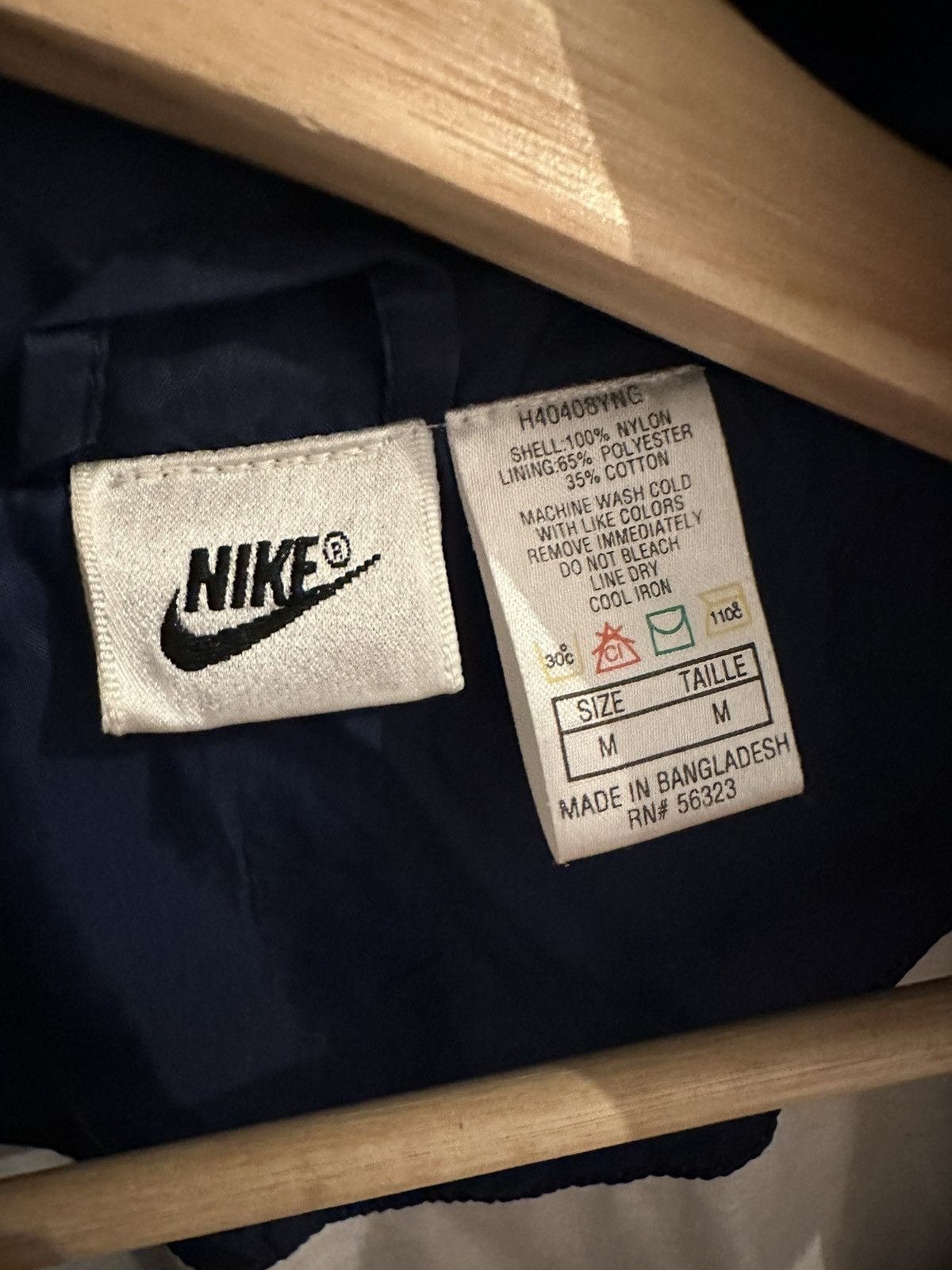 Nike Nike Jacket Windbreaker Size M Vintage Jacke Retro Size US M / EU 48-50 / 2 - 8 Thumbnail