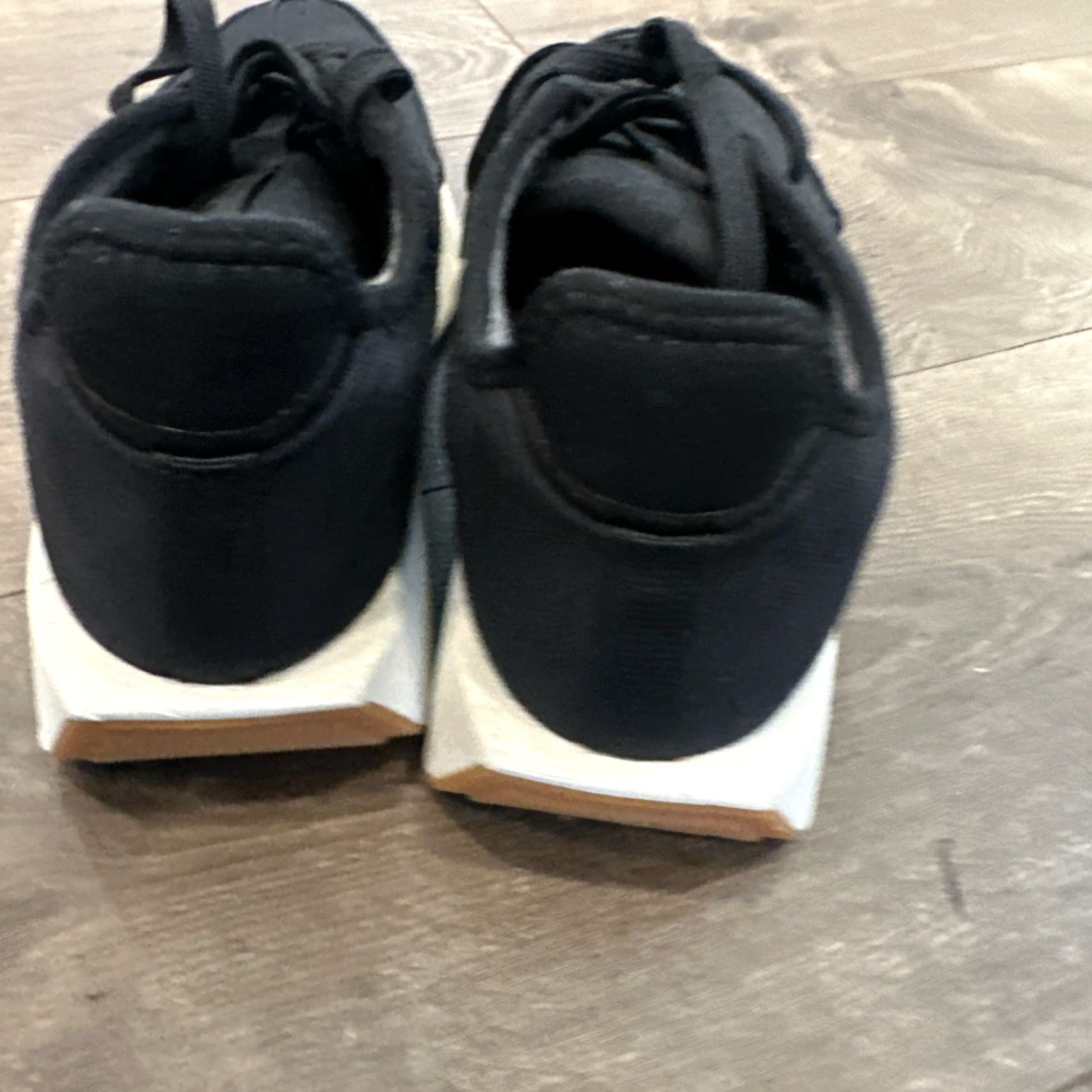Allbirds VINTAGE? No. Allbirds Risers Sneakers Men Black Size 9 Casual Shoe, Organic Cotton, Comfort, Men’s Footwear Size US 9 / EU 42 - 4 Thumbnail
