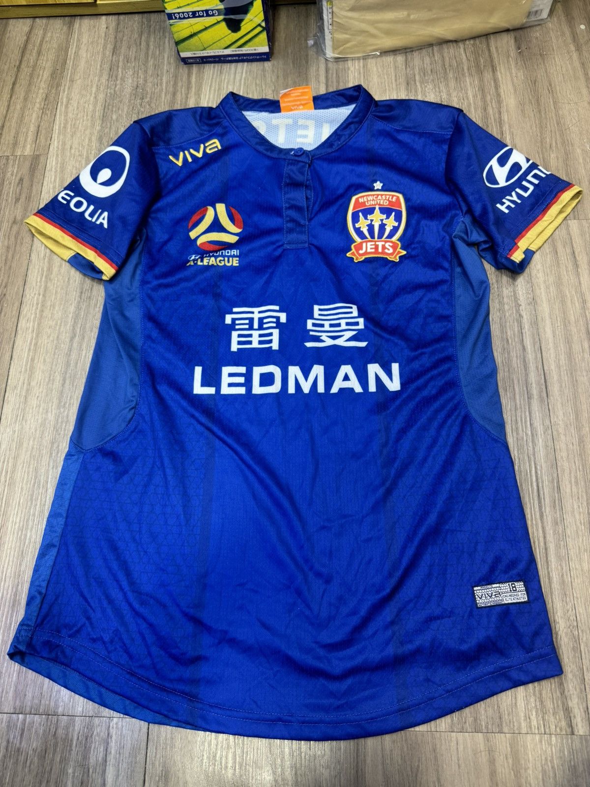 Other Newcastle United Jets soccer jersey (youth size) Size US XXS / EU 40 - 1 Thumbnail