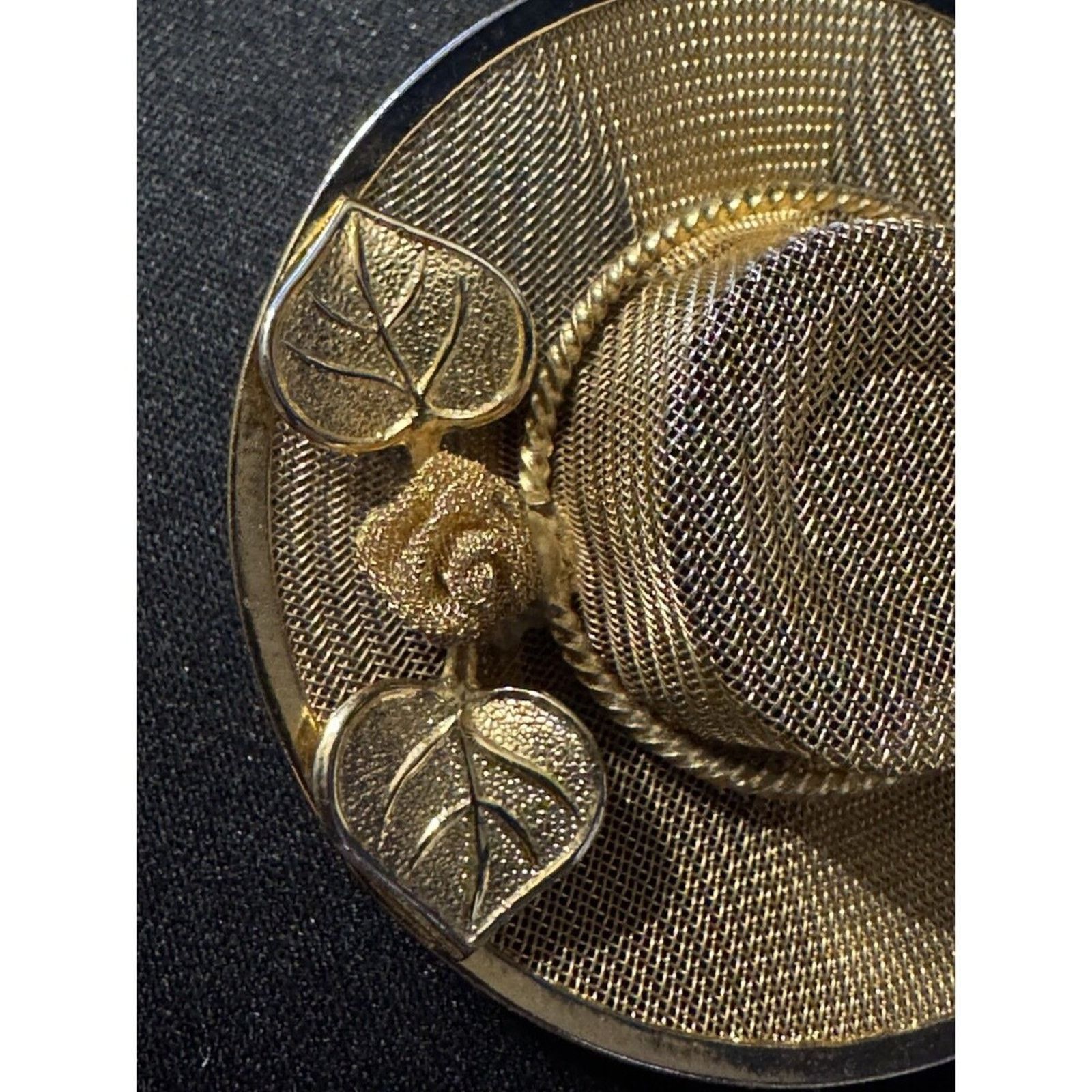 Other Lot of 2 Large Gold Tone Brooches Size ONE SIZE - 10 Thumbnail