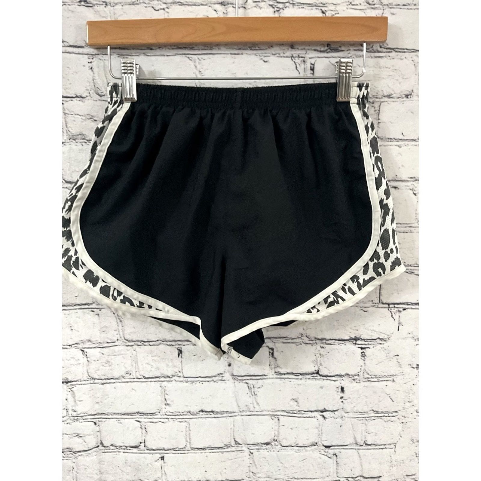 ESPIRIT VARSITY SPIRIT Running Shorts Black Leopard print Women S Regular Size Small Animal Print Athletic Spirit Theme 90s? Size 28" / US 6 / IT 42 - 2 Thumbnail