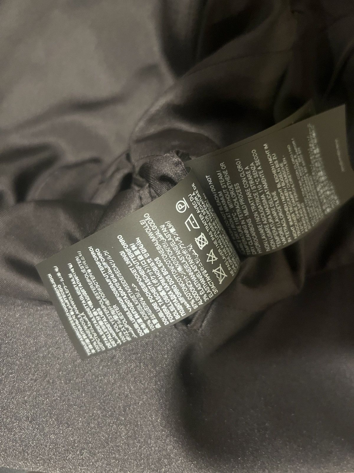 Saint Laurent Paris Saint Laurent mens tuxedo blazer 50/40. $3400 Size 40R - 10 Thumbnail
