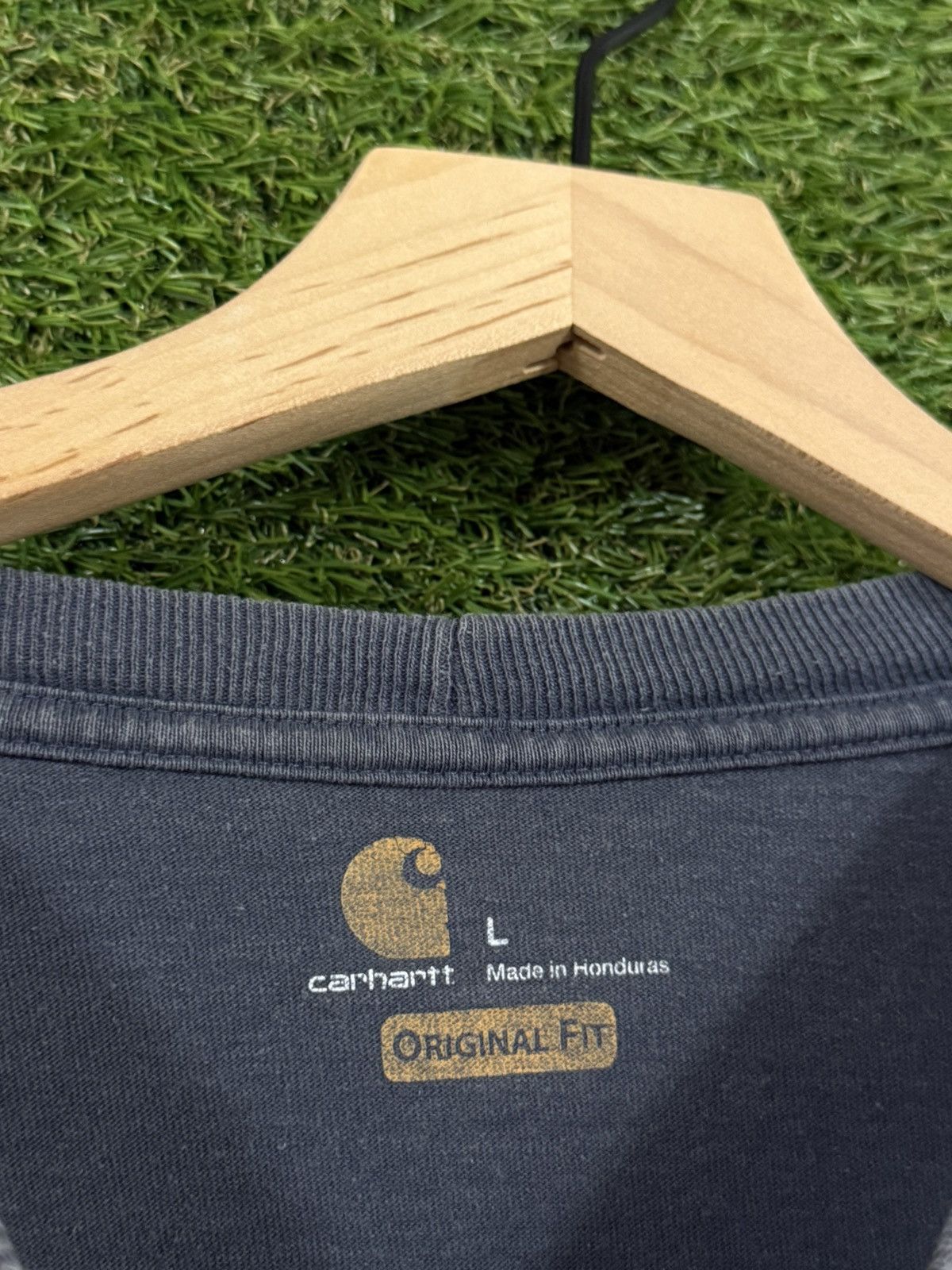 Carhartt Vintage Carhartt Faded Paint Pocket Logo Tee Large Size US L / EU 52-54 / 3 - 3 Thumbnail