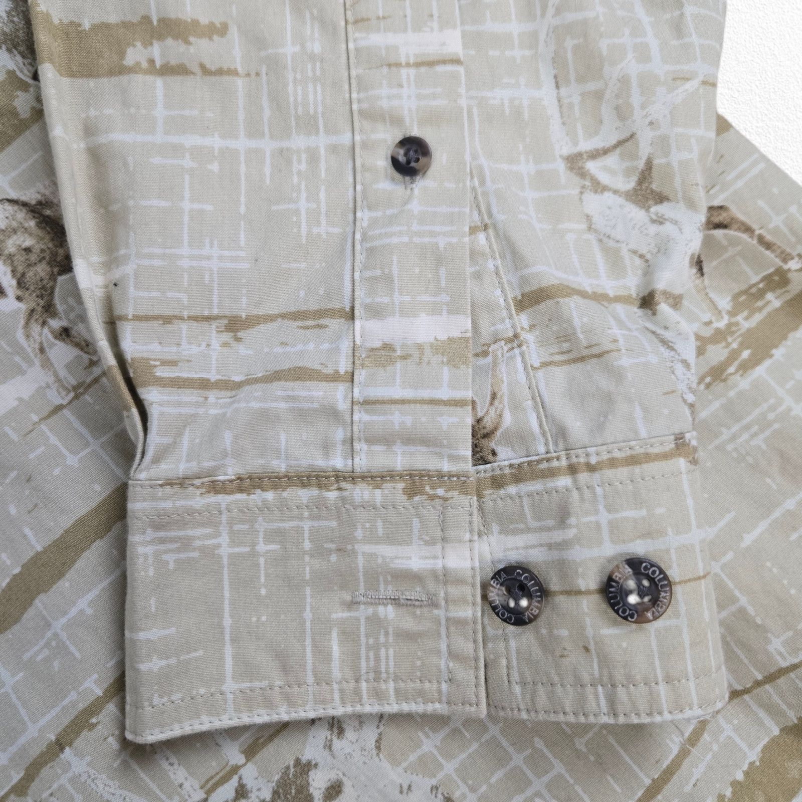 Columbia Columbia Tan Deer Button Down Shirt Size Medium Size US M / EU 48-50 / 2 - 6 Thumbnail