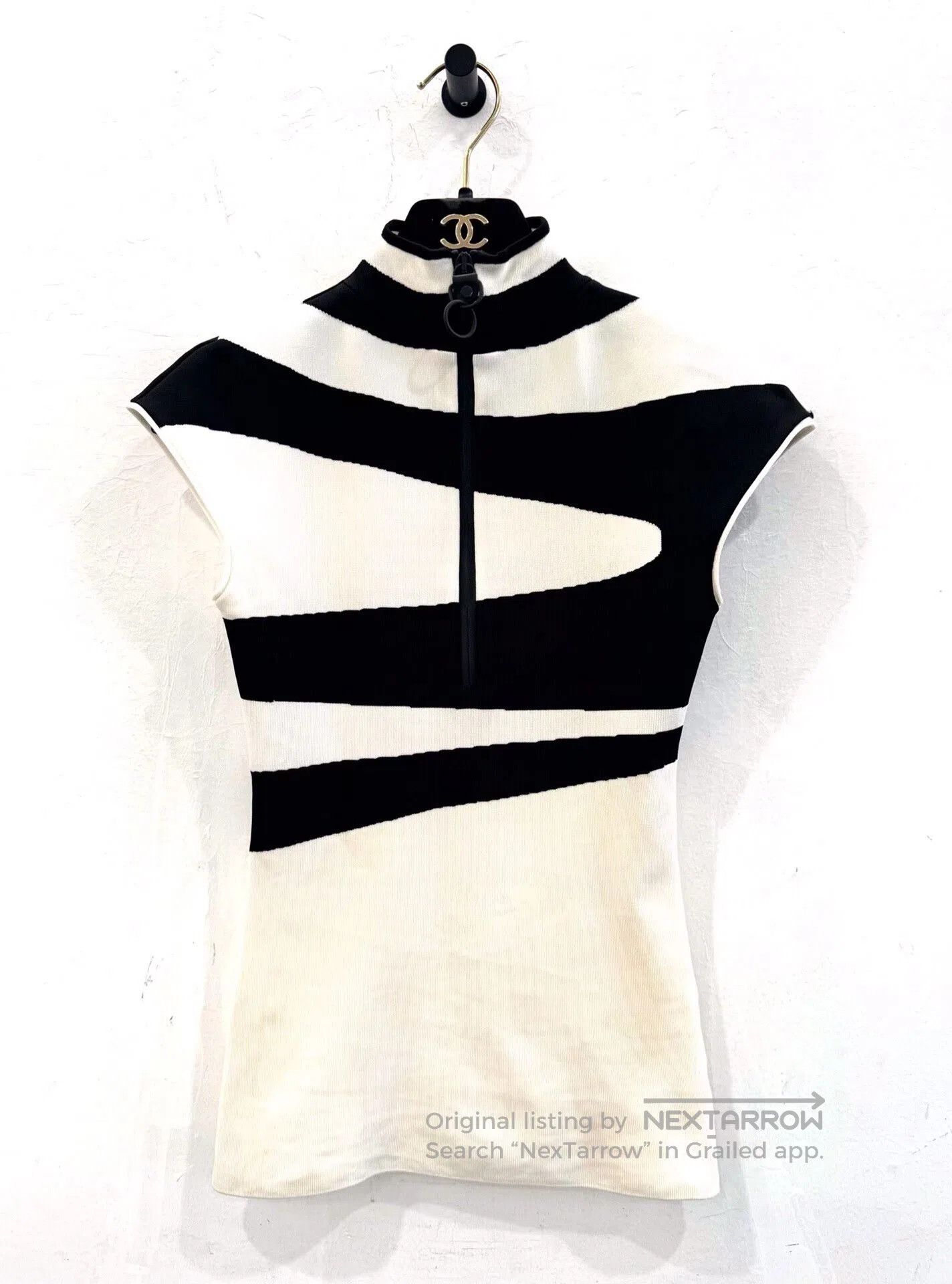 Louis Vuitton Louis Vuitton Black White Irregular Stripe Sleeveless Knit. Size XS / US 0-2 / IT 36-38 - 1 Thumbnail