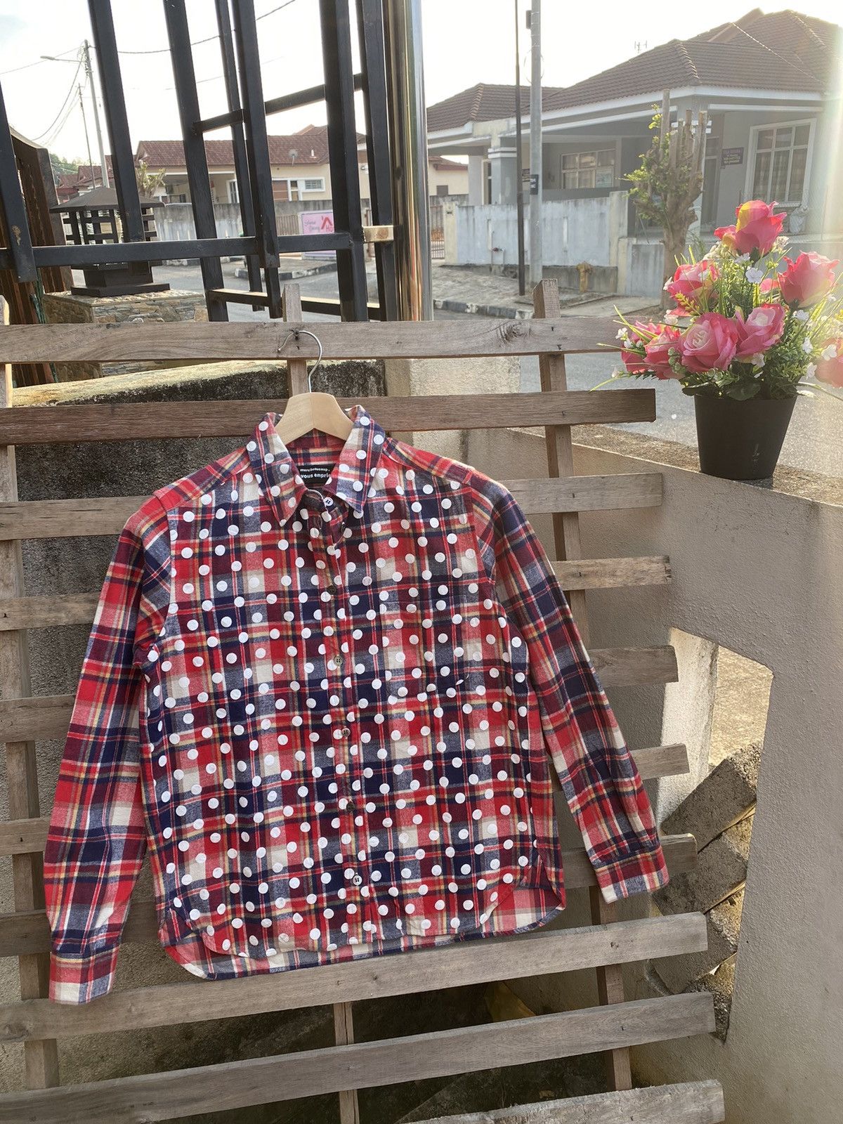 image of Issey Miyake By Mercibeaucoup Jevous Enprie Shirt Button Up in Red, Men's (Size Medium)