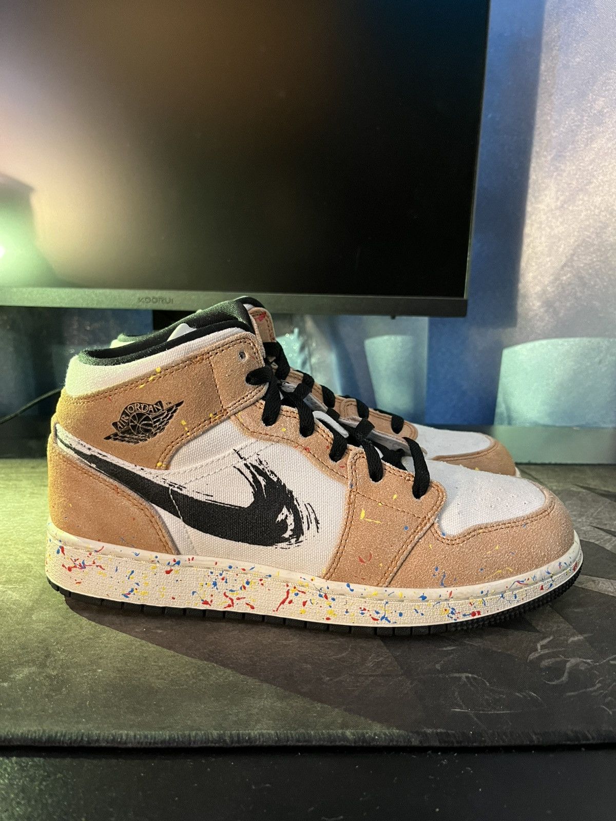 Jordan Brand Jordan 1 Mid Brushstroke (GS) Size US 6.5 / EU 39-40 - 3 Thumbnail