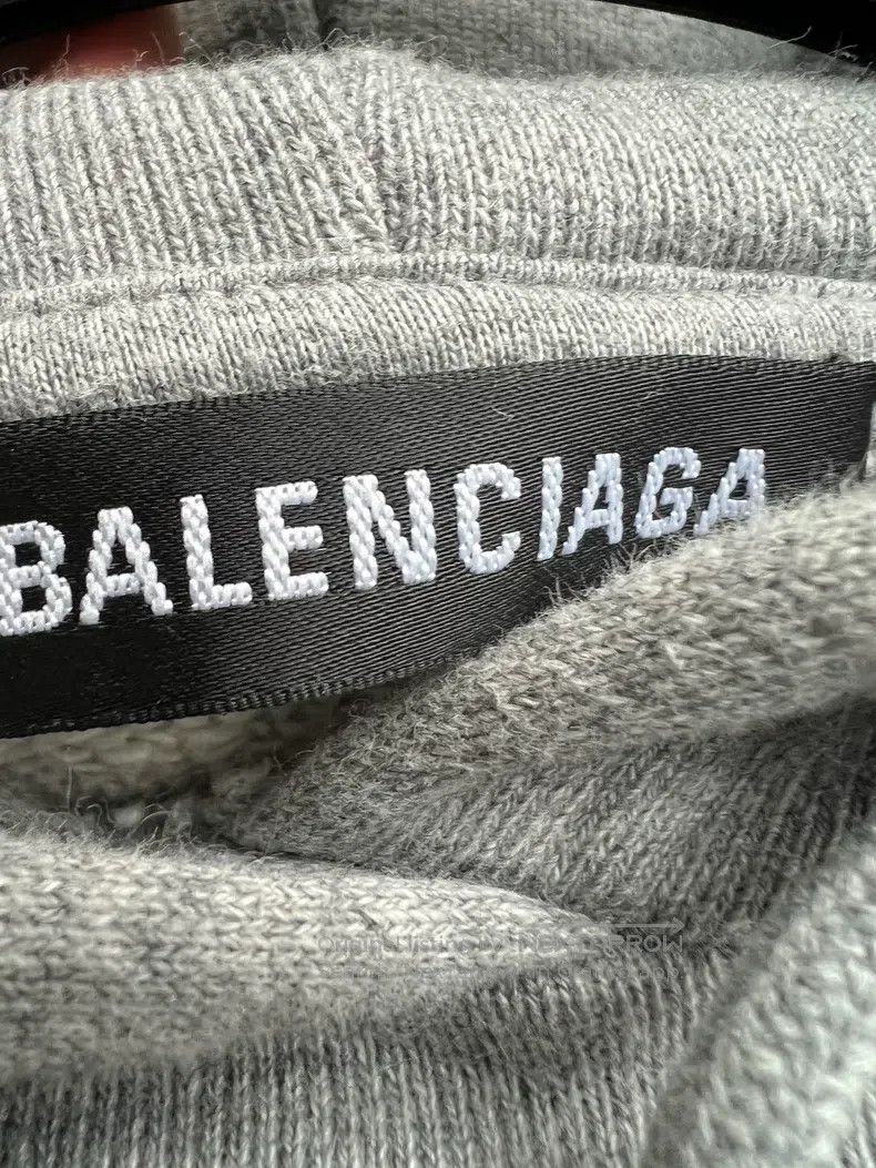Balenciaga Balenciaga Buckle Hoodie, Size M Size US M / EU 48-50 / 2 - 3 Thumbnail