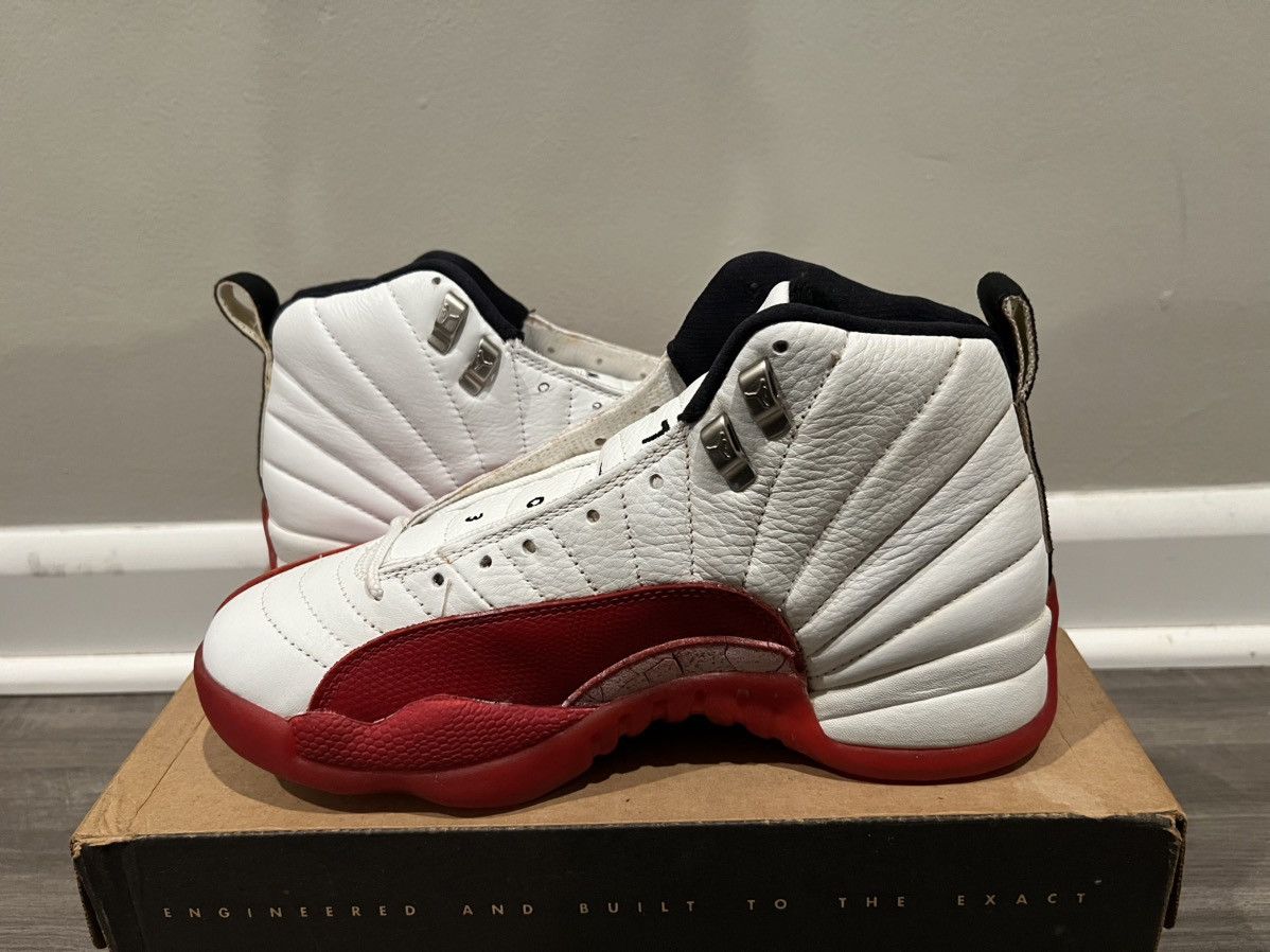 Jordan Brand Size 8 1997 Nike Air Jordan 12 OG Cherry White/Varsity Red Size US 8 / EU 41 - 6 Thumbnail