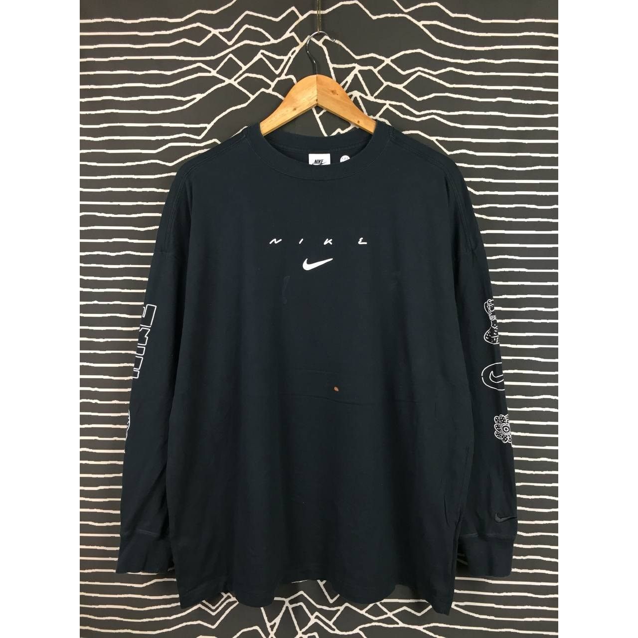 Nike × Vintage Nike Center Logo Tiger Graphic Longsleeve Tee Size US XL / EU 56 / 4 - 1 Thumbnail