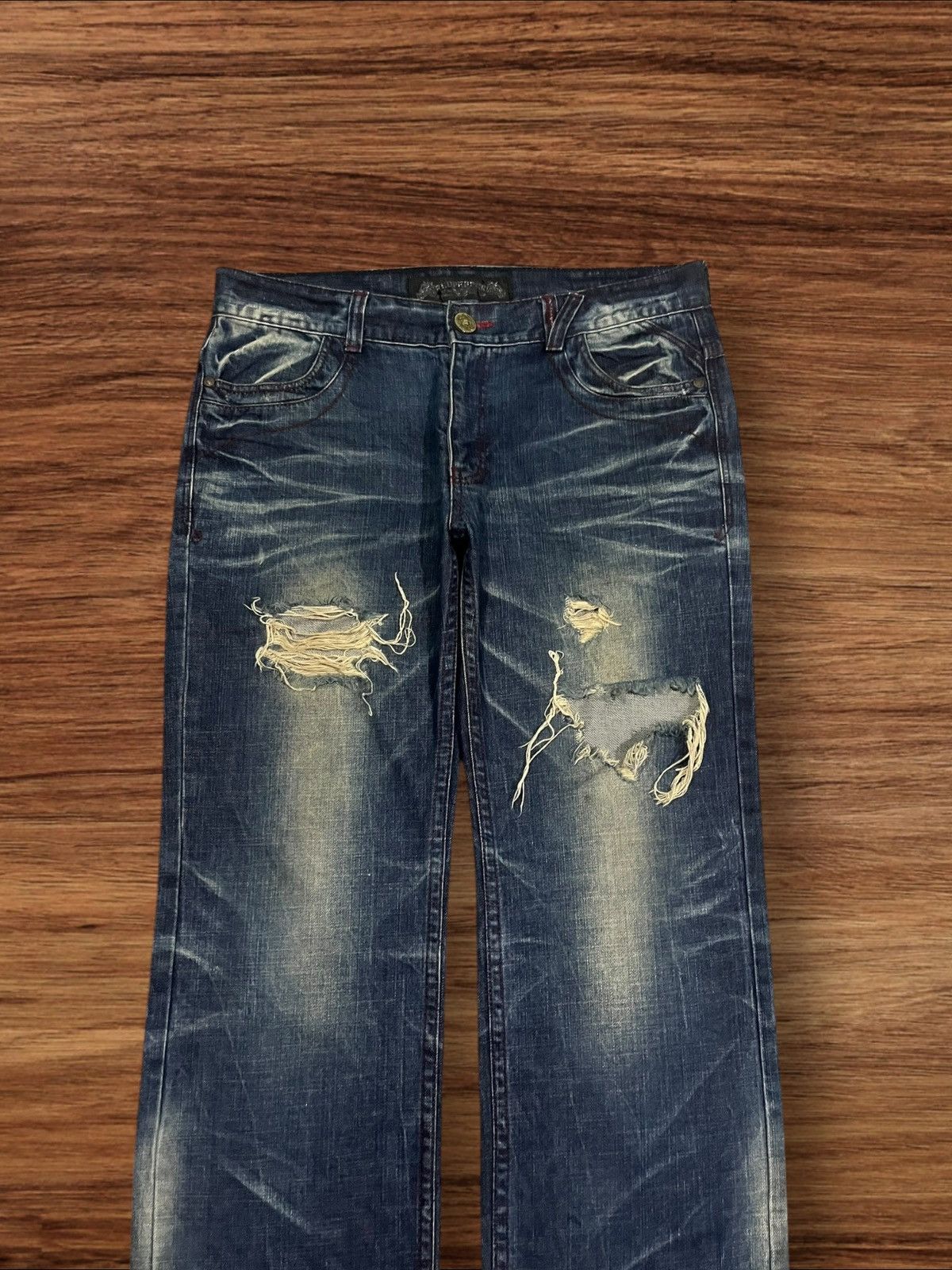 Le Grande Bleu (L.G.B.) Japanese Red & Pepper Slogan Red lips Embroidered Fade Jeans Size US 34 / EU 50 - 3 Thumbnail