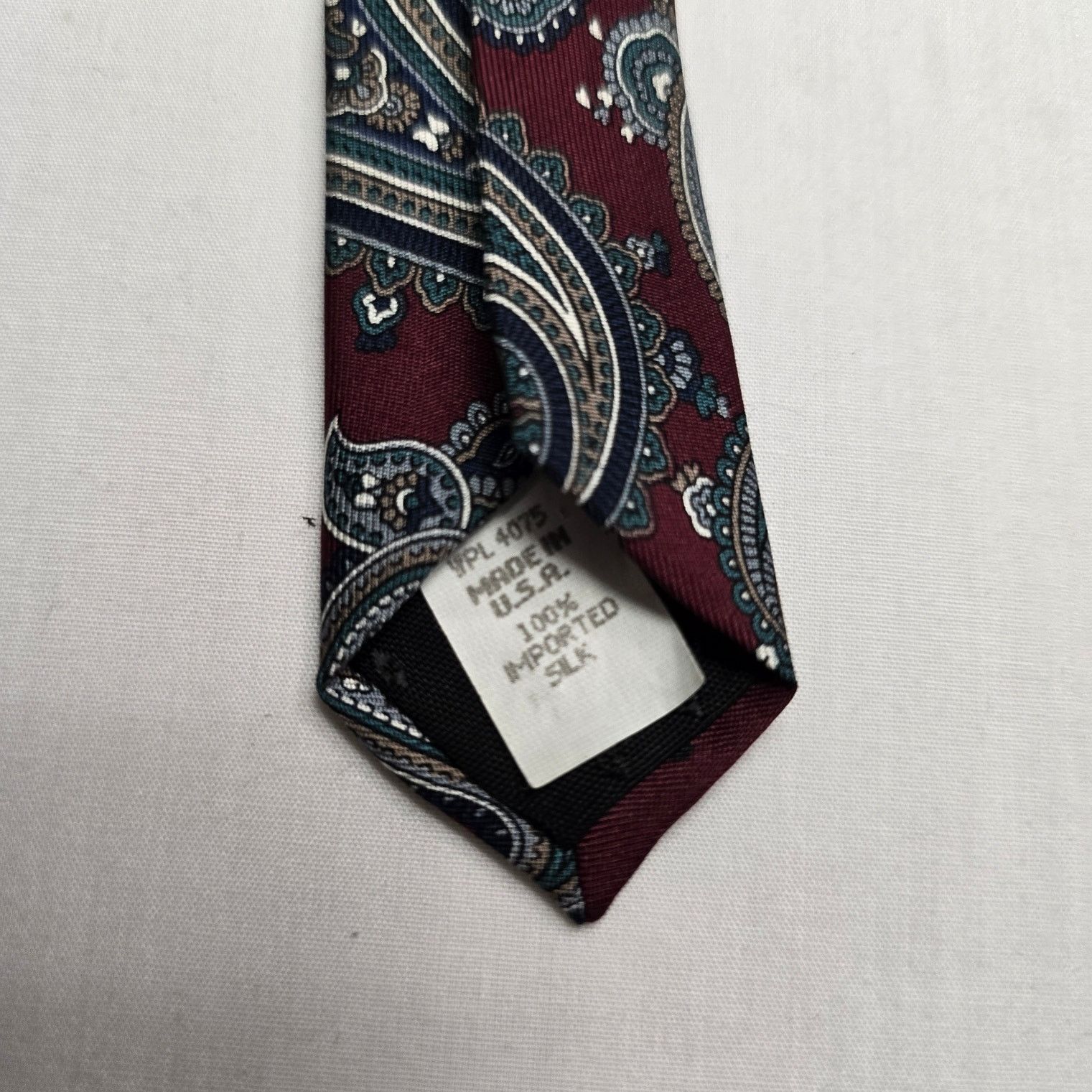 Ralph Marlin Vintage Wembley Paisley Mens Tie Burgundy 100% Silk Necktie Size ONE SIZE - 3 Thumbnail