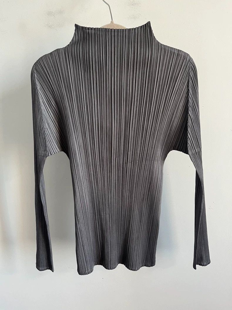 Issey Miyake Issey Miyake size:4 Black pleated long-sleeved shirt Size M / US 6-8 / IT 42-44 - 2 Thumbnail