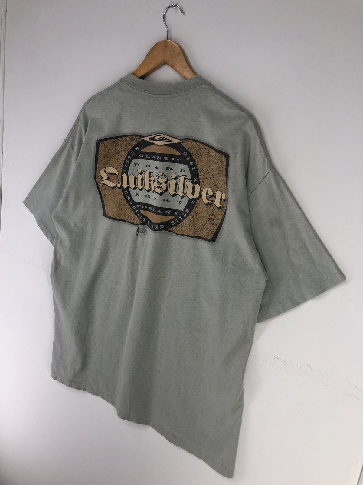Quiksilver Vintage Quiksilver Big Logo Distressed Tshirt Size US XL / EU 56 / 4 - 12 Thumbnail