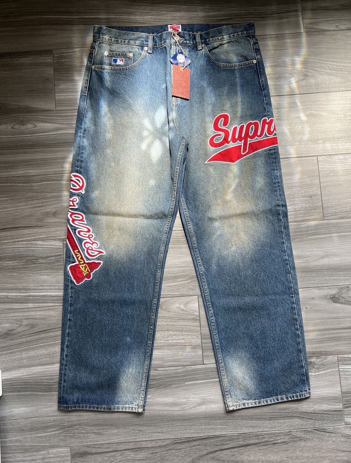 Mitchell & Ness × Supreme Supreme Mitchell & Ness Atlanta Braves SS26 Loose Fit Jean Size US 38 / EU 54 - 1 Thumbnail