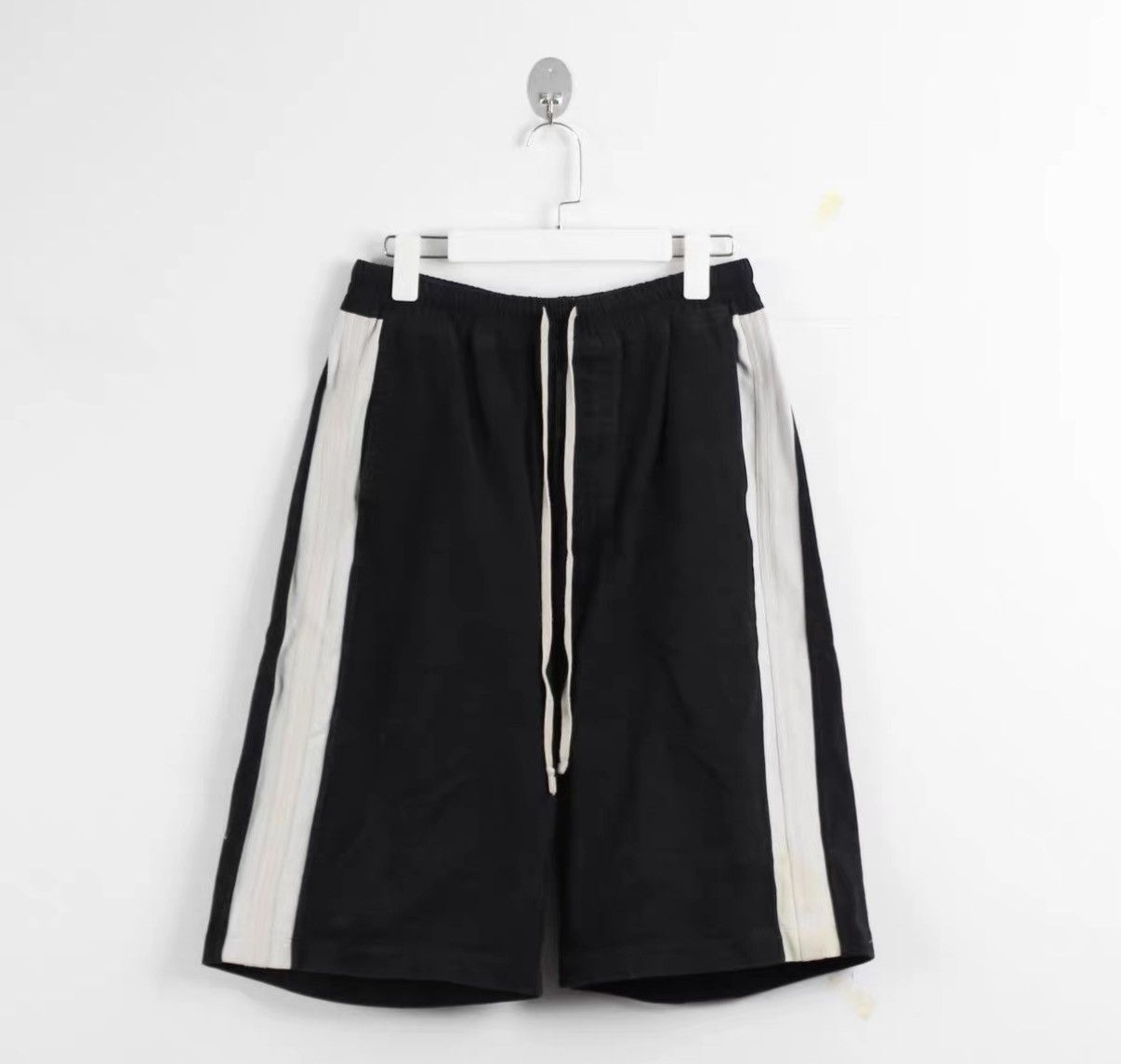 Rick Owens Rick Owens Mainline White-Trim Shorts Size US 36 / EU 52 - 1 Thumbnail