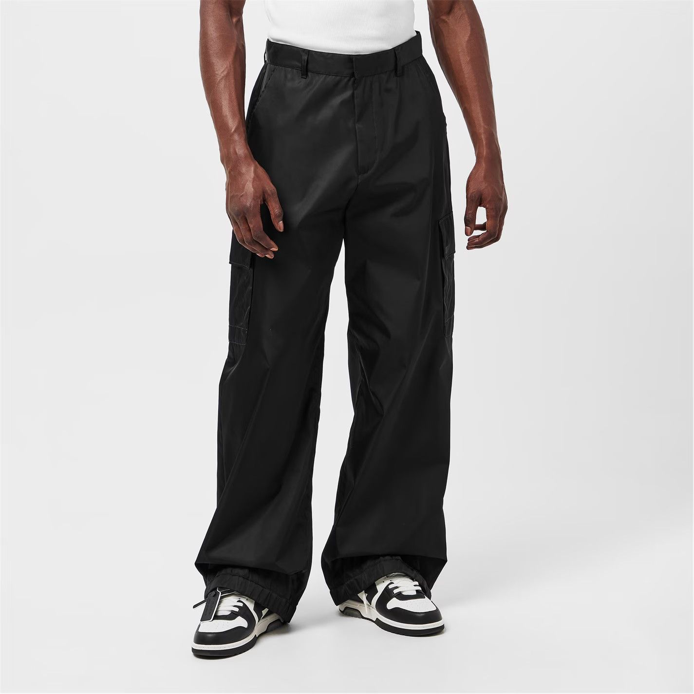 Off-White o1g2r1mq0226 Industrial Multi Pocket Cargo Trousers In Black Size US 34 / EU 50 - 4 Thumbnail