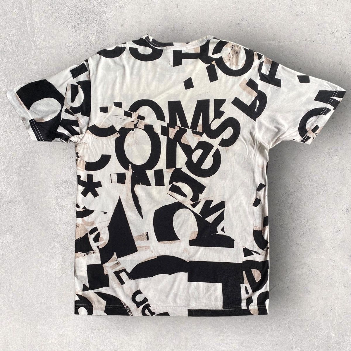 Comme des Garcons Logo Collage OVP T Shirt Size US S / EU 44-46 / 1 - 5 Thumbnail