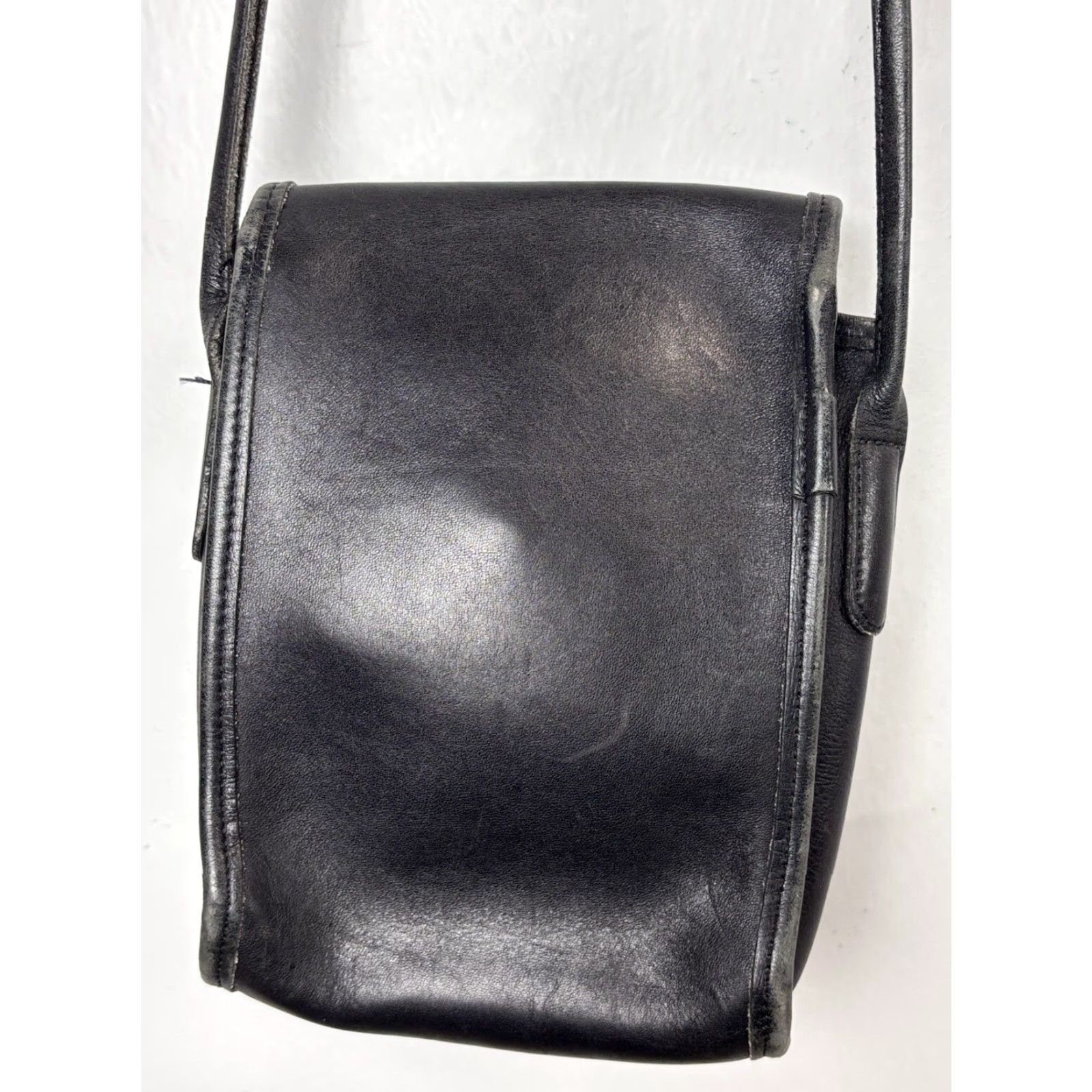 Coach VINTAGE Coach Crossbody Bag Glovetanned Leather Black 9893 Small Womens 7x2x? Travel Casual Distressed 90s? Size ONE SIZE - 4 Thumbnail