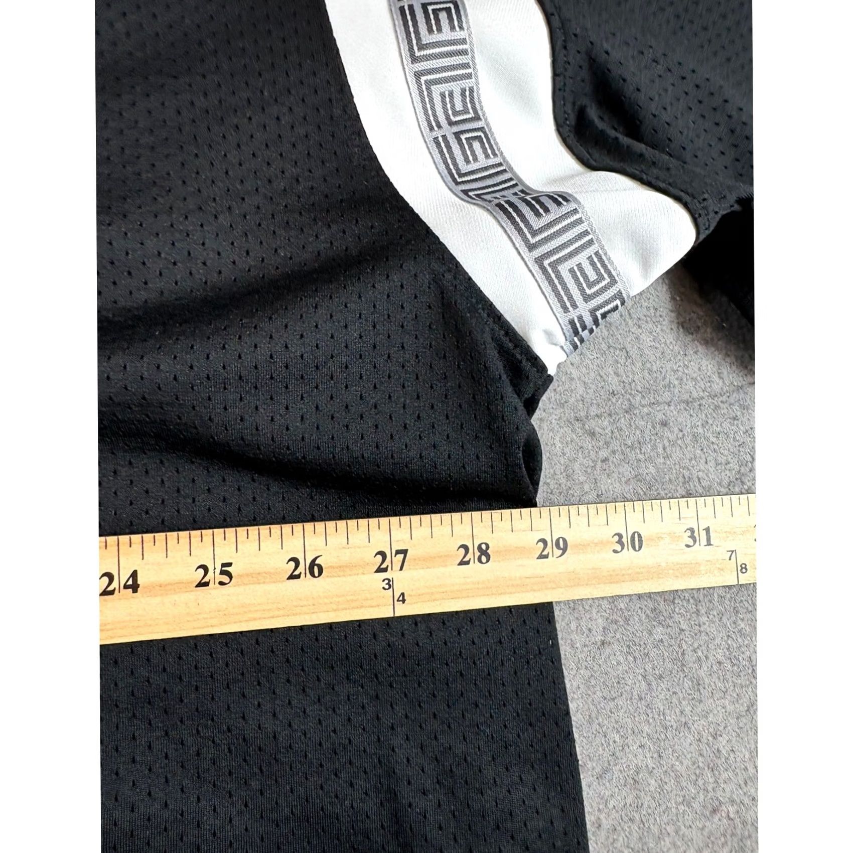 Nike Nike Giannis Antetokounmpo Shirt Mens Black Dri-Fit Quarter Zip 3XL Shirt Men Black Dri-Fit Quarter Zip Geometric Logo Embroidered Nike Mens Shirt Size US XXL / EU 58 / 5 - 2 Thumbnail