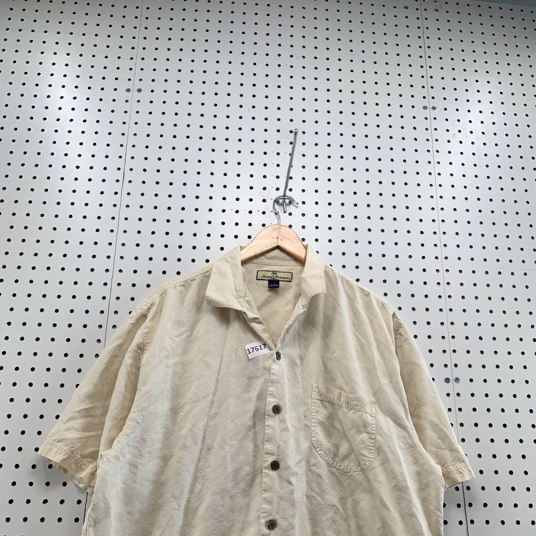 Tommy Bahama Tommy Bahama Button-Up Shirt Adult Large Beige Short Sleeve Silk Check Size US L / EU 52-54 / 3 - 5 Thumbnail