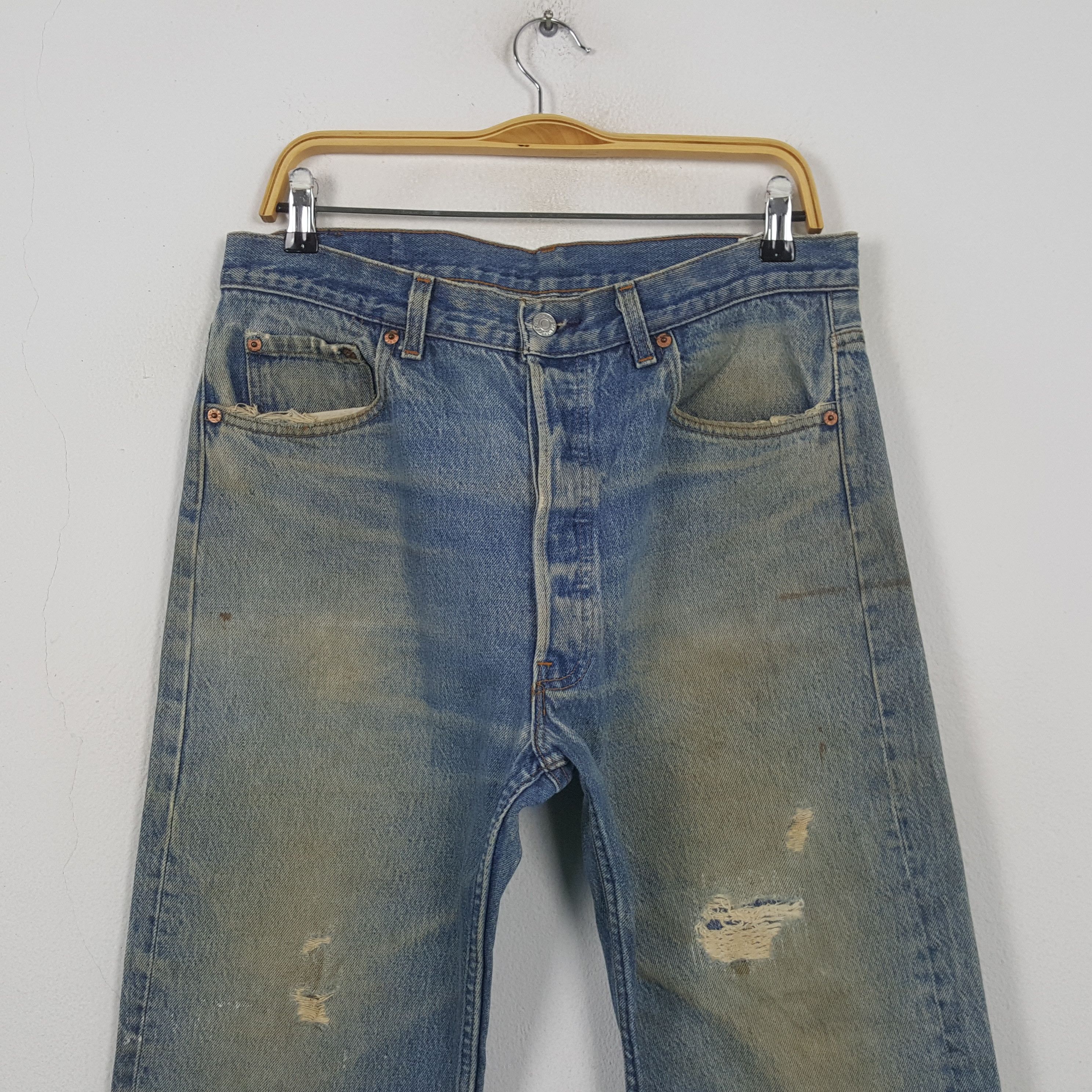 Levi's Vintage 90's Levis 501 Distressed Ripped Denim jeans RR9 Size US 33 - 2 Thumbnail