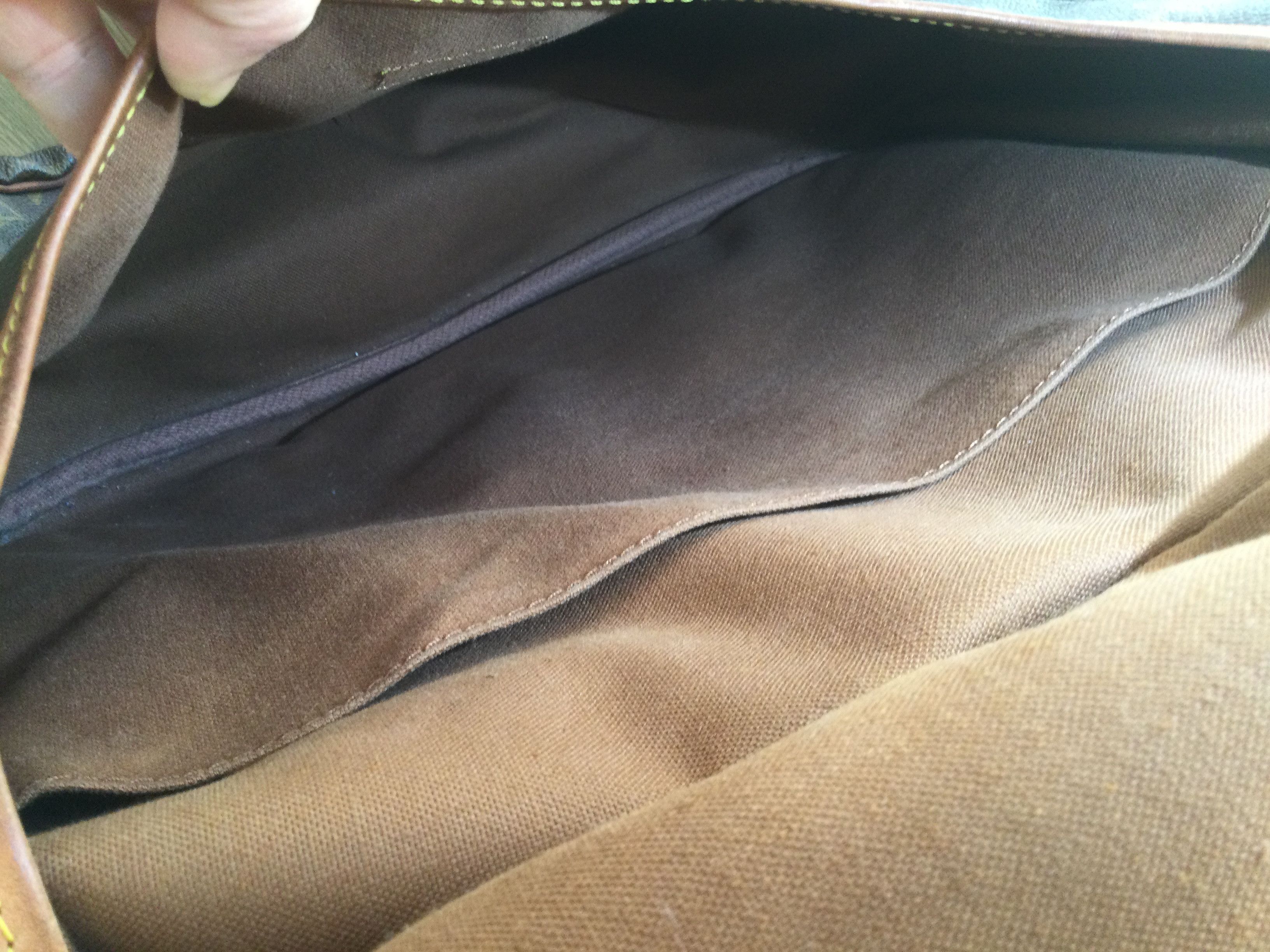 Louis Vuitton Vintage Louis Vuitton Saumur 35 Crossbody Shoulder Bag Size ONE SIZE - 12 Thumbnail