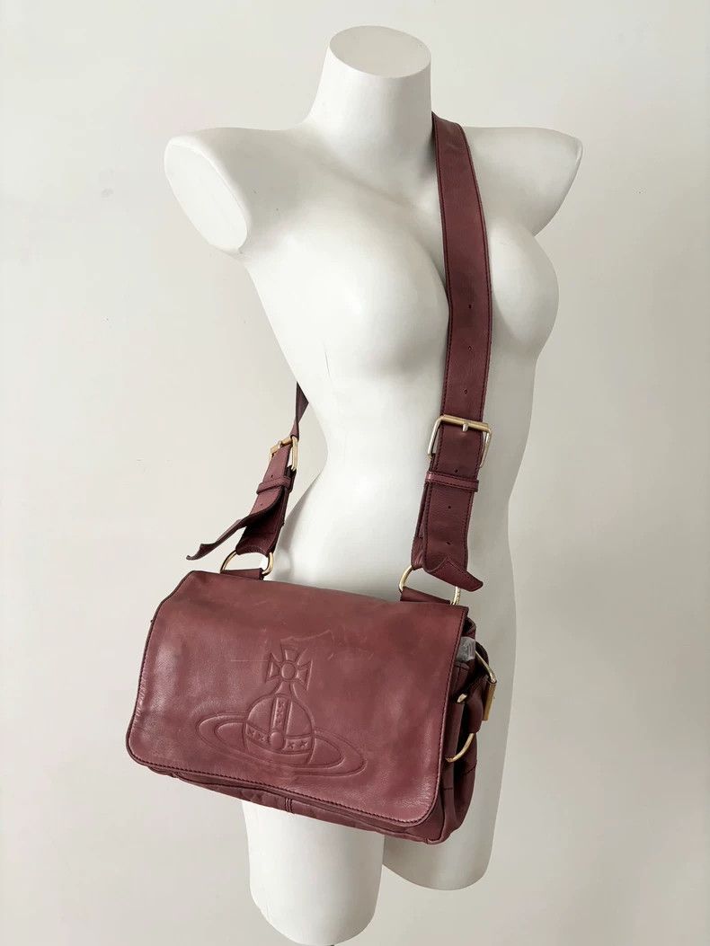 Vivienne Westwood Vivienne Westwood Rose red Saturn embossed postman's bag Size ONE SIZE - 1 Thumbnail