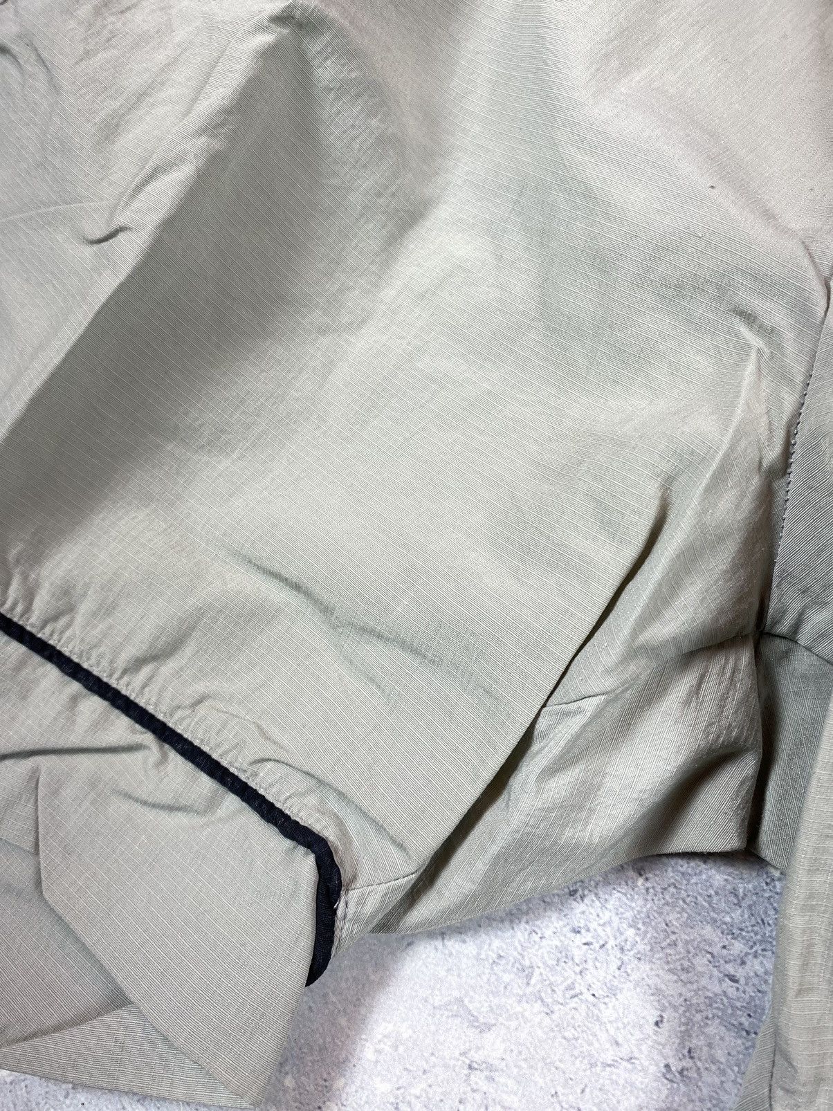 Nike × Vintage Vintage Nike Men’s Grey Shorts With Mini Logo Size Large Size US 34 / EU 50 - 4 Thumbnail