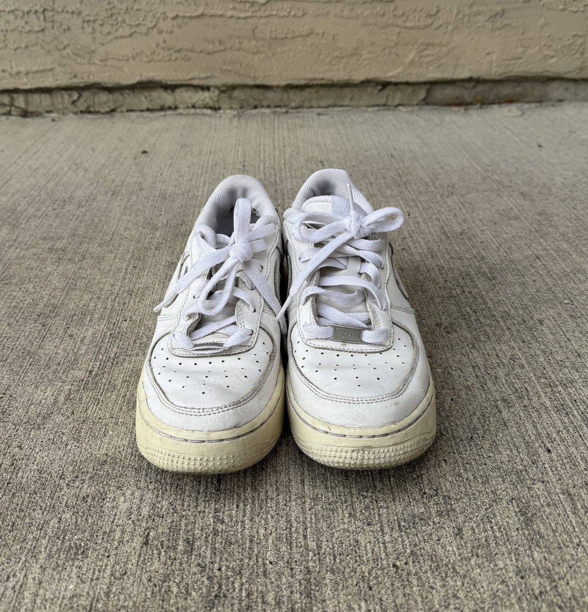 Nike CLASSIC WHITE NIKE AF1s Size US 6.5 / EU 39-40 - 3 Thumbnail